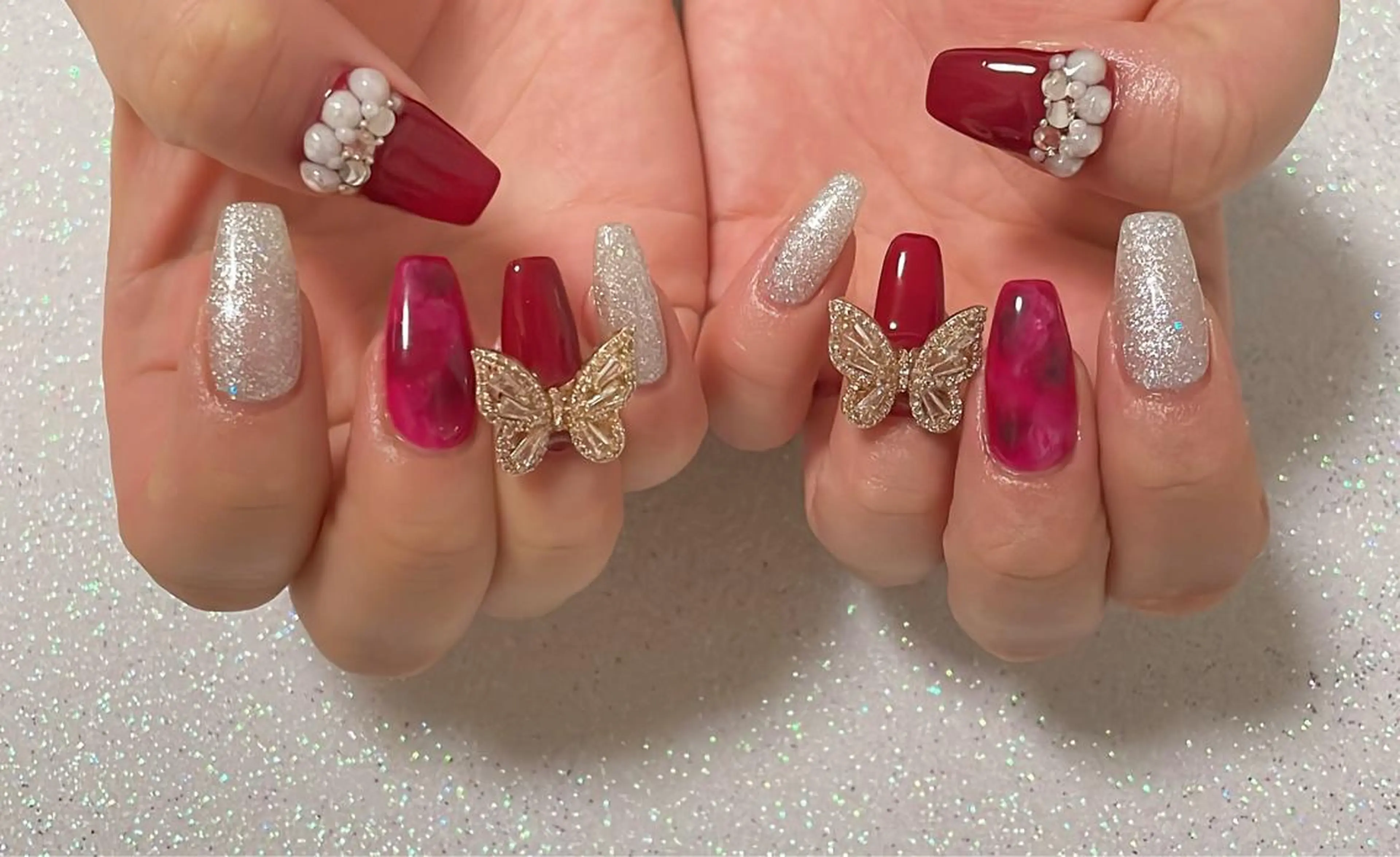 ネイル ハンドネイル VIERU 🌈🎀💖のネイルデザイン