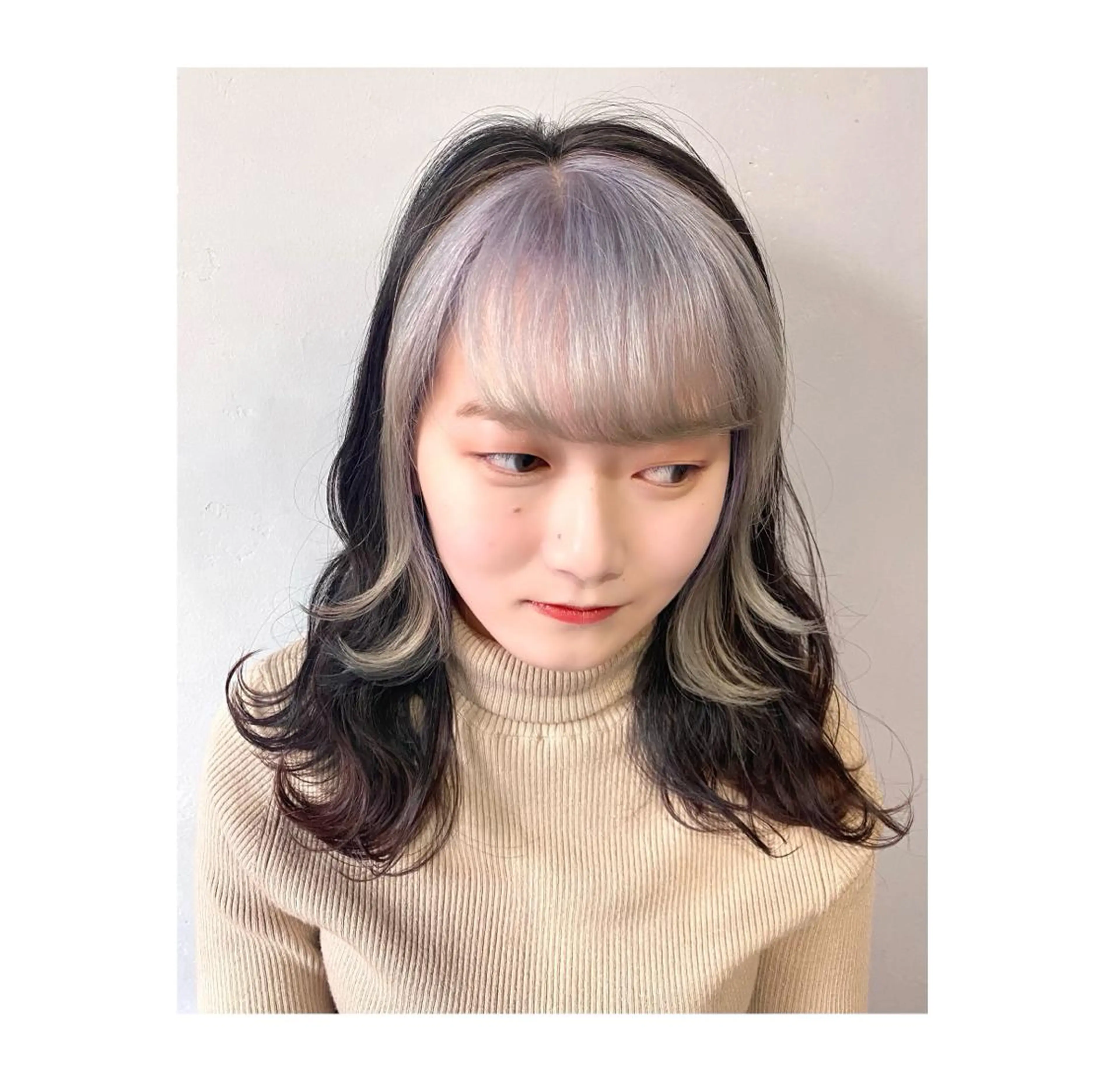 ミディアム 顔周りカット ヘアカラー GARU-ガル-所属・TSUNO🦖 派手髪/オタク美容師のヘアスタイル