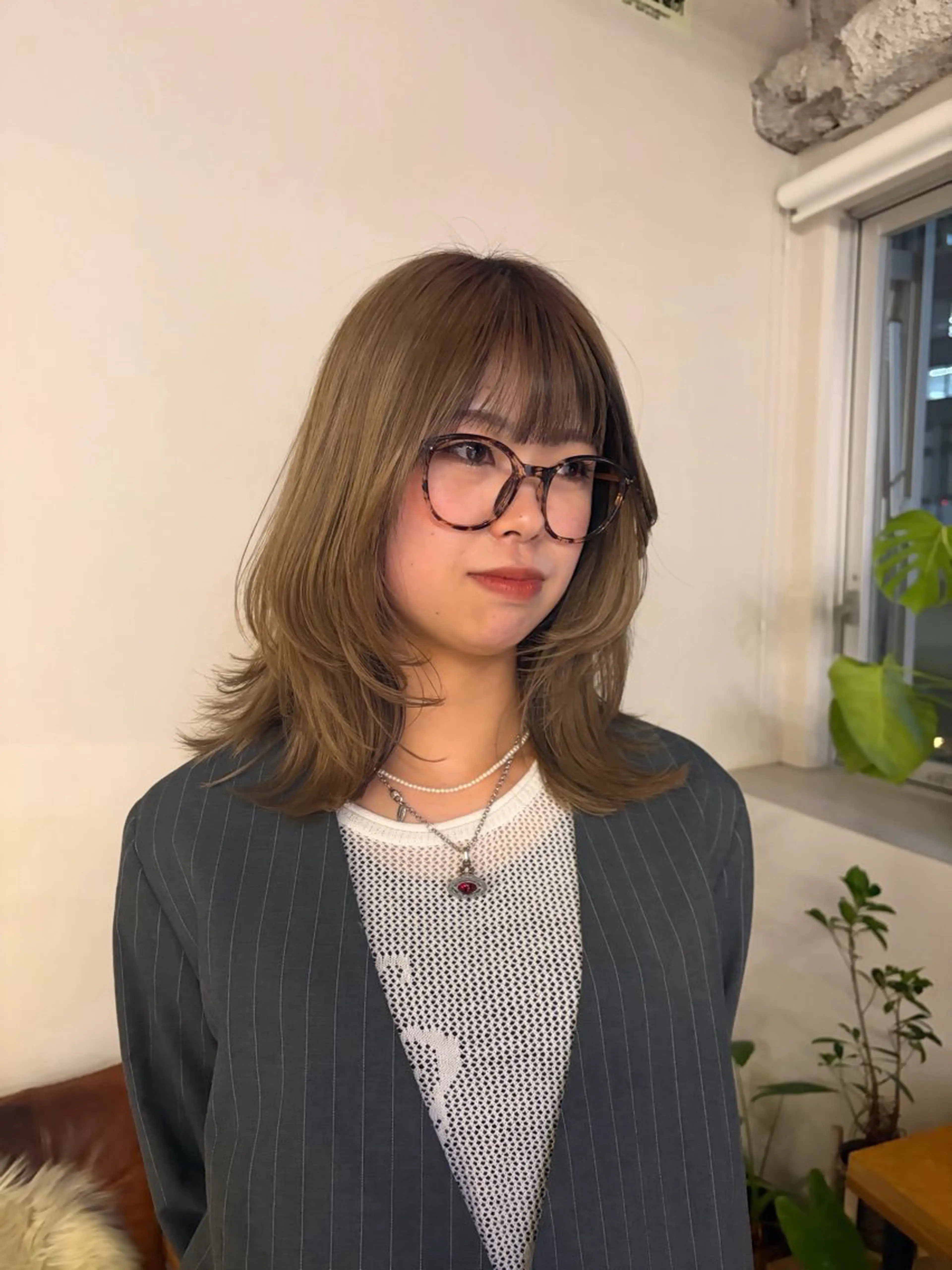 ミディアム くびれヘア くびれレイヤー レイヤーカット ショートカットモデル /天王寺/ホノカのヘアスタイル