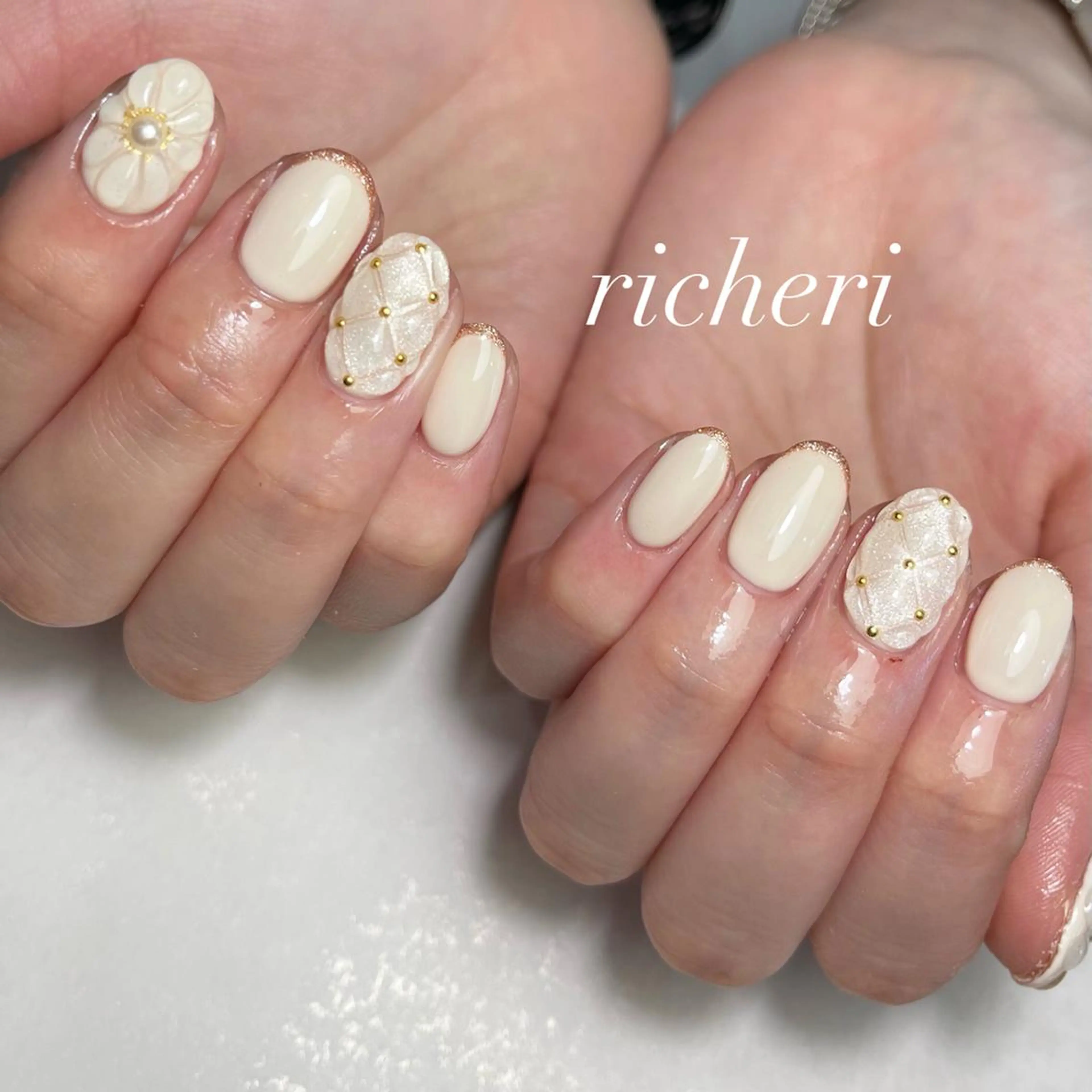 ミディアム ネイル 韓国風ヘア アートネイル フラワーネイル フレンチネイル ジェルネイル richeri beautyのエステ・リラクイメージ