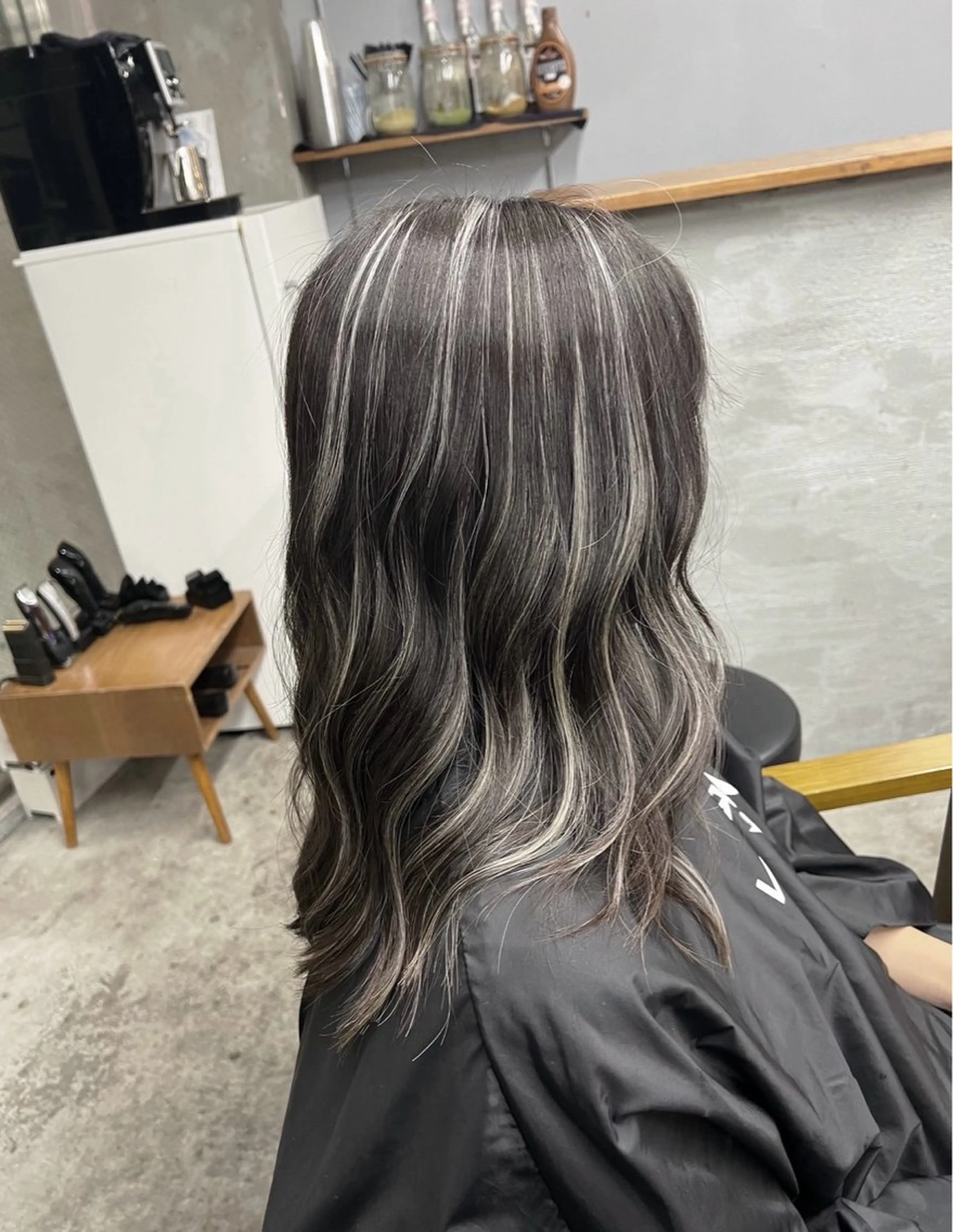 セミロング カラー ダークグレー ダークグレージュ グレージュ ハイライトカラー ハイライト ヘアカラー トリートメント ROBIN所属・指名数No.1 /NAOYAのヘアスタイル