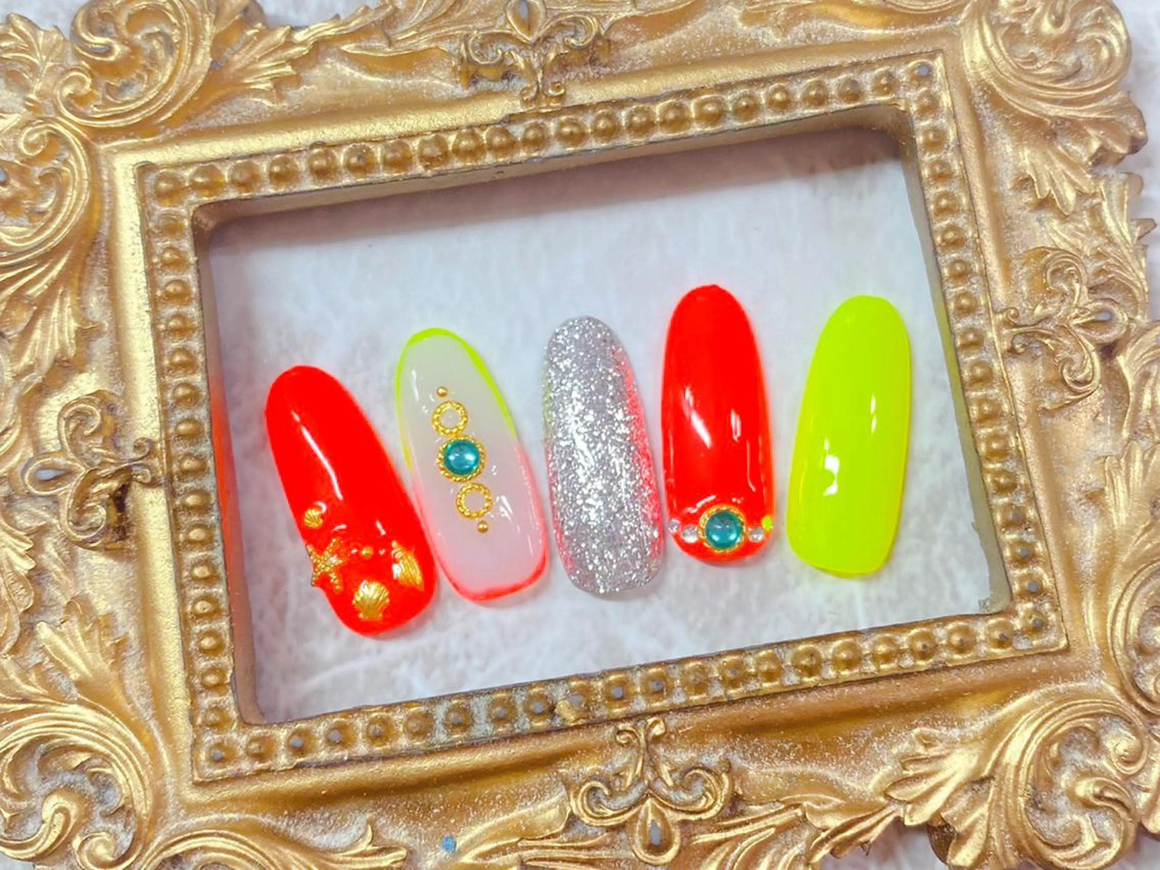 ネイル ハンドネイル マジックミラー所属・マジック ミラーのネイルデザイン