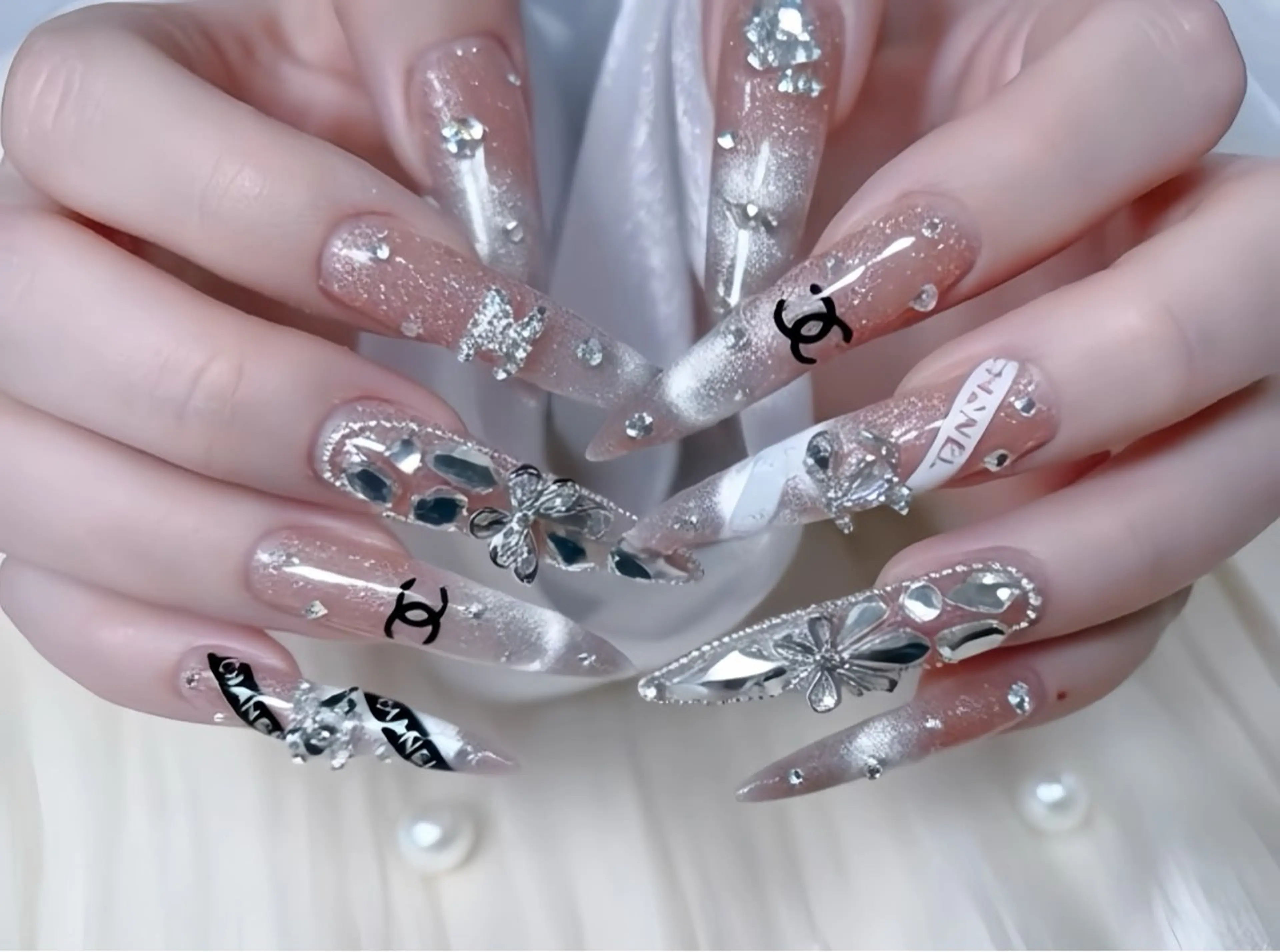 🎀新店ワンホンネイル💅★自爪オフ無料★長さ出し、持ち込みデザインorパーツ付け放題の写真