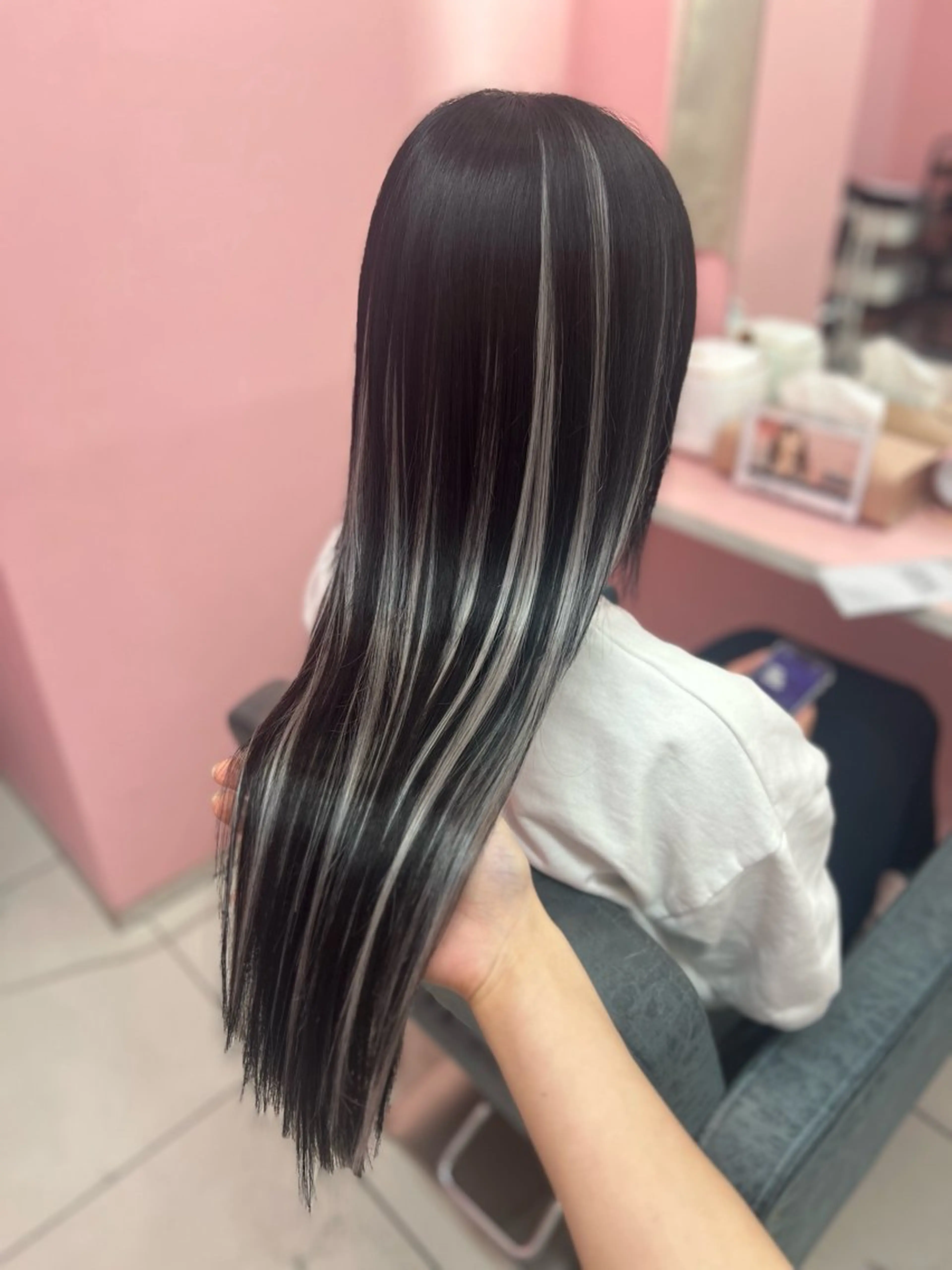 ロング シールエクステ くびれヘア エクステ ハイライト ヨシンモリ ヘアカラー エクステ シーズン エクステ/大阪梅田駅のヘアスタイル