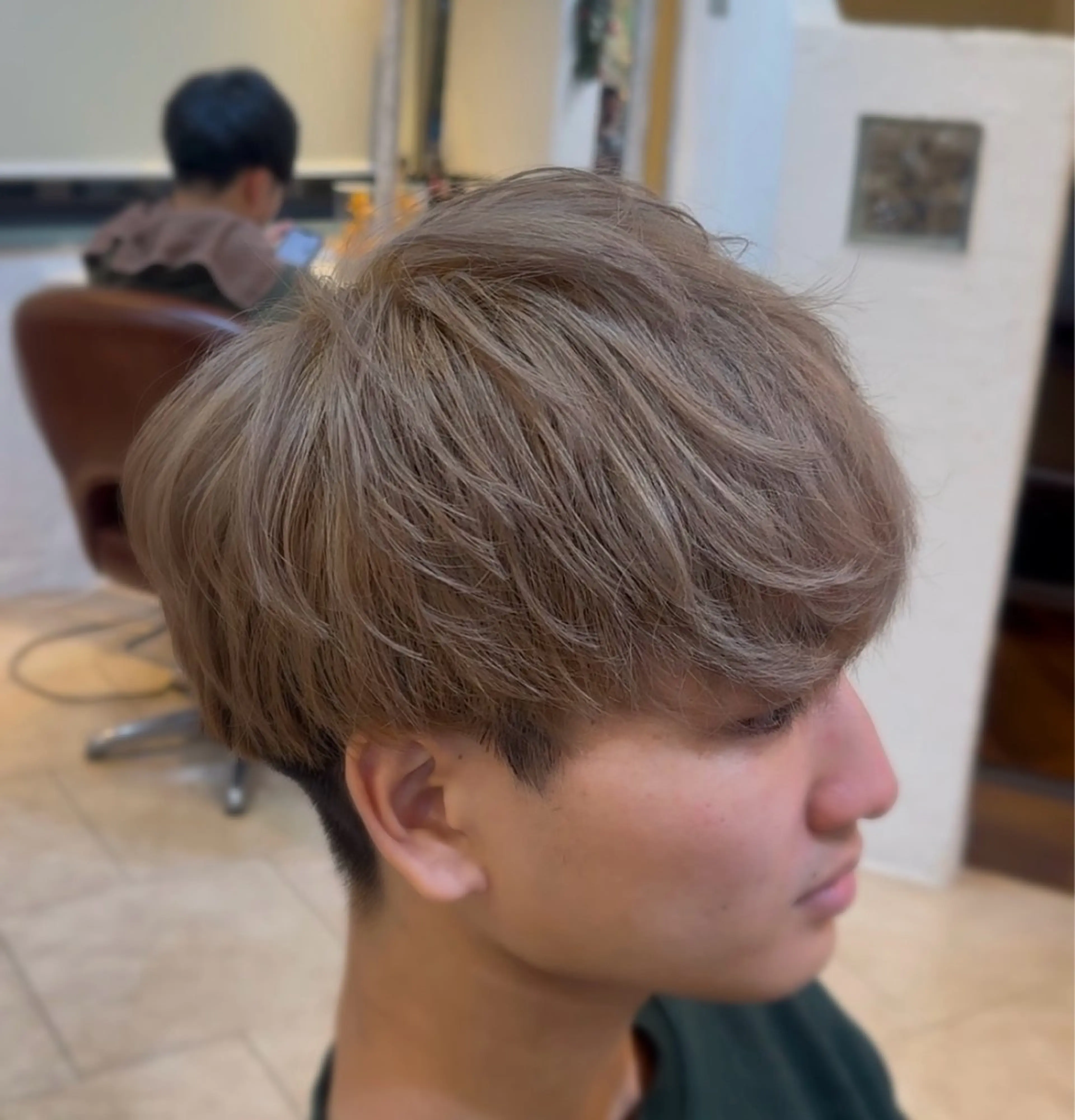 ショート カラー メンズ メンズハイトーン ハイトーンカラー カット ヘアカラー トリートメント スパイキー/ ピンパーマ/緑川雄也のヘアスタイル