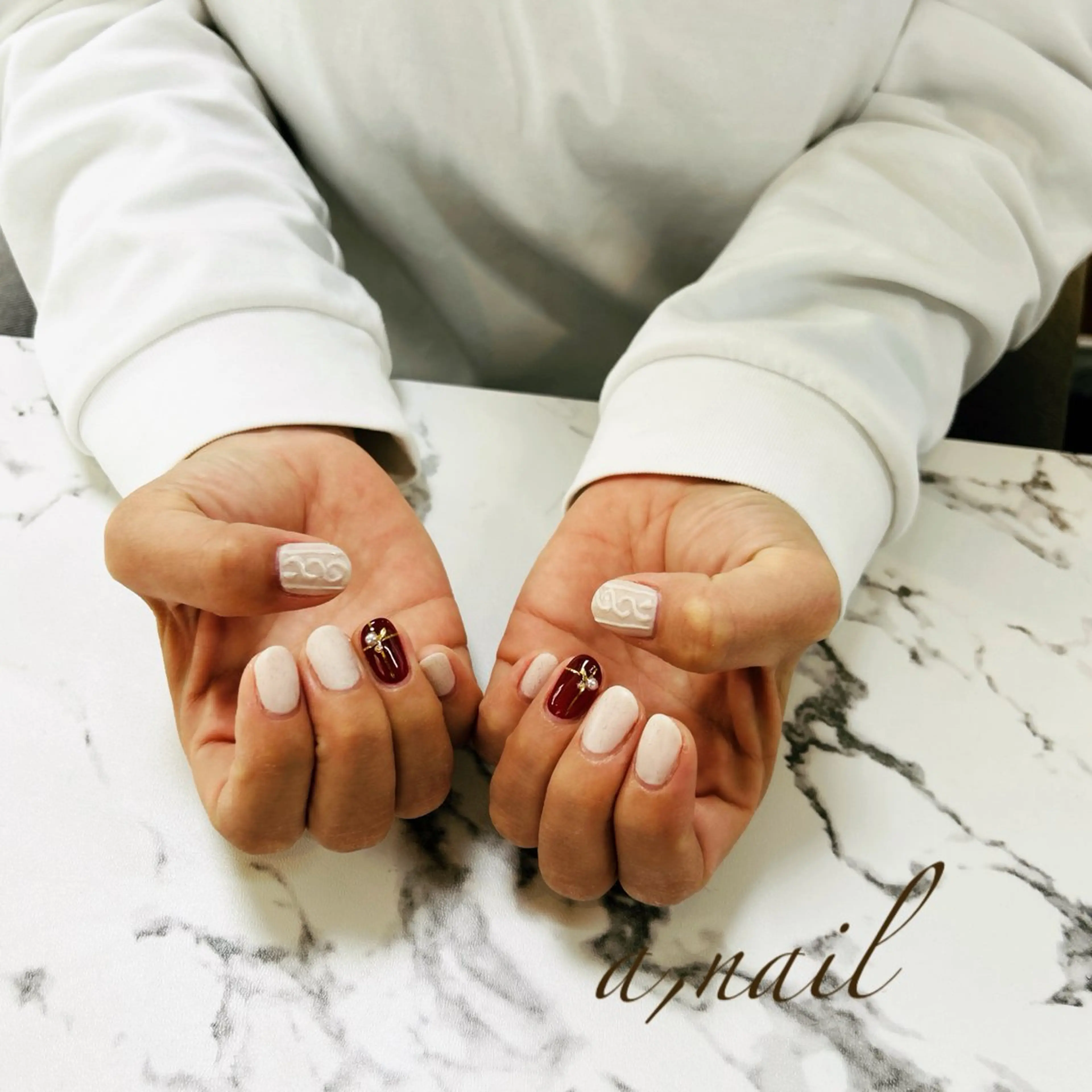 ネイル ボルドー ジェルネイル グラデーション ワンカラーネイル シンプルネイル ハンドネイル ネイルサロン エーネイルのネイルデザイン