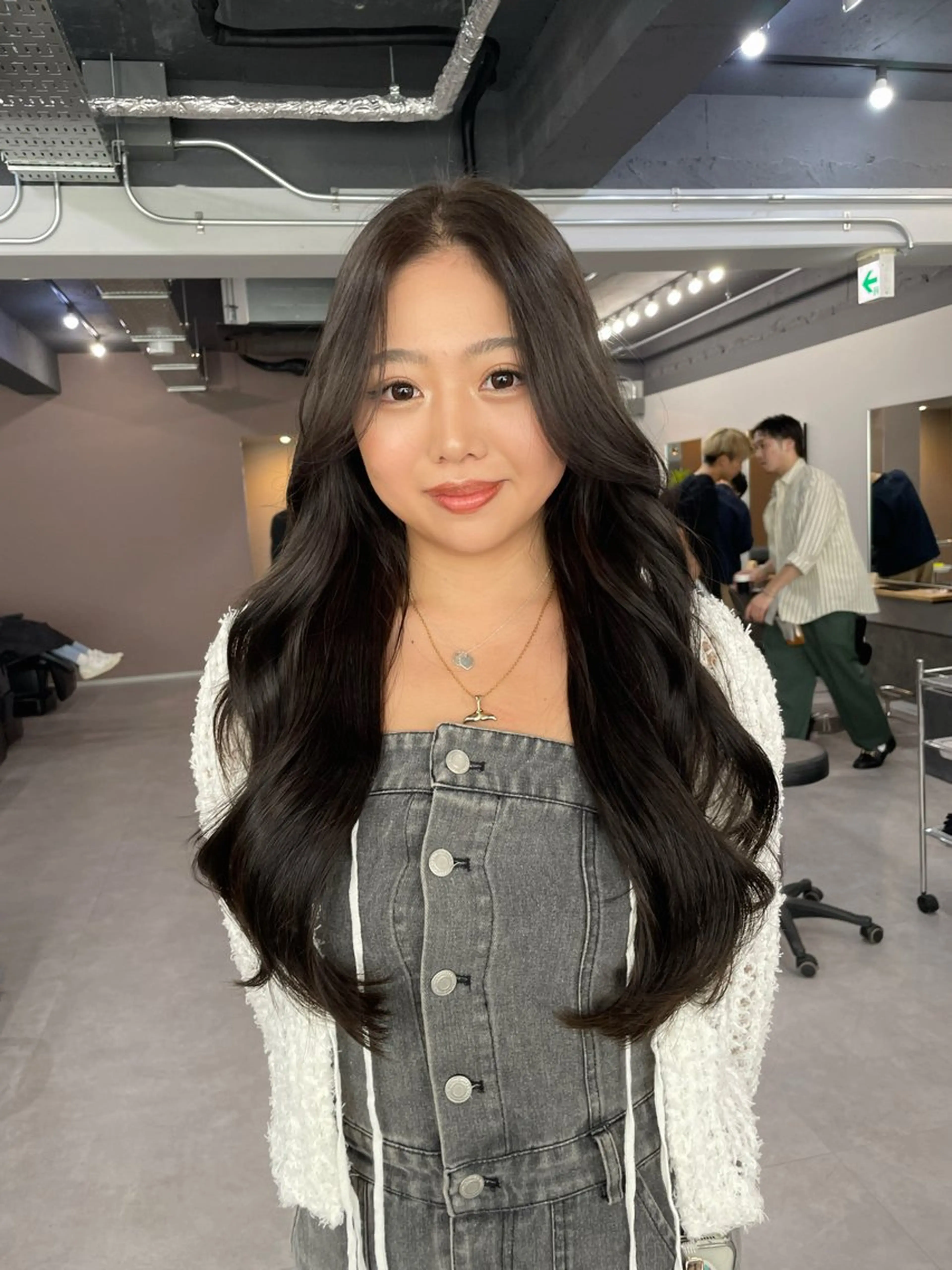 ロング カラー カット ヘアカラー ミルクティーベージュ ❤︎レイヤー　MIAのヘアスタイル