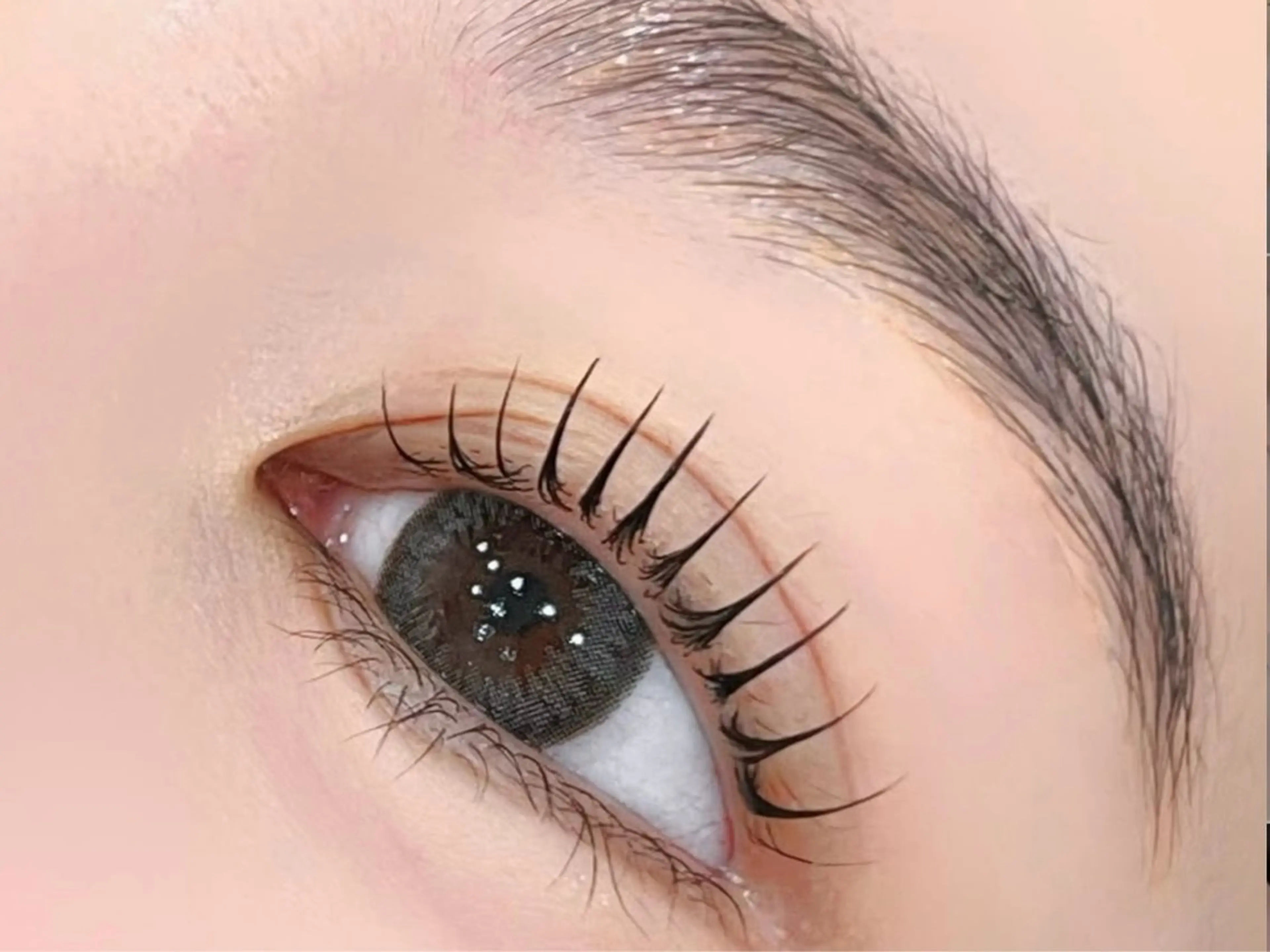 マツエク・マツパ 束感まつ毛 カラーマツエク フラットラッシュ パリジェンヌラッシュリフト まつげパーマ マツパ 🍓 KaNan🍓のマツエク・マツパデザイン