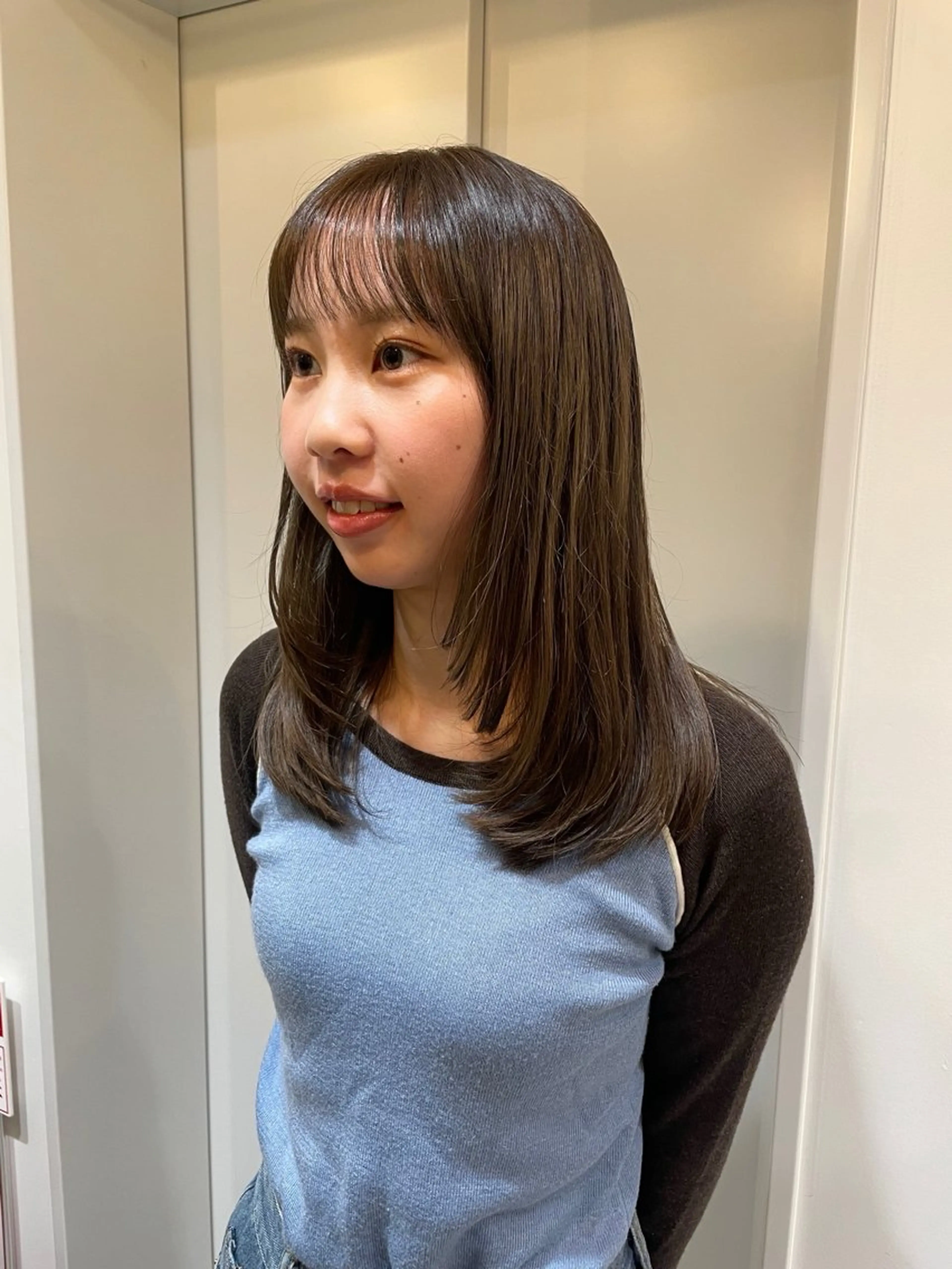 セミロング カラー ベージュカラー ココアベージュ カット ヘアカラー volta∞knot所属・狩野 羅夢のヘアスタイル