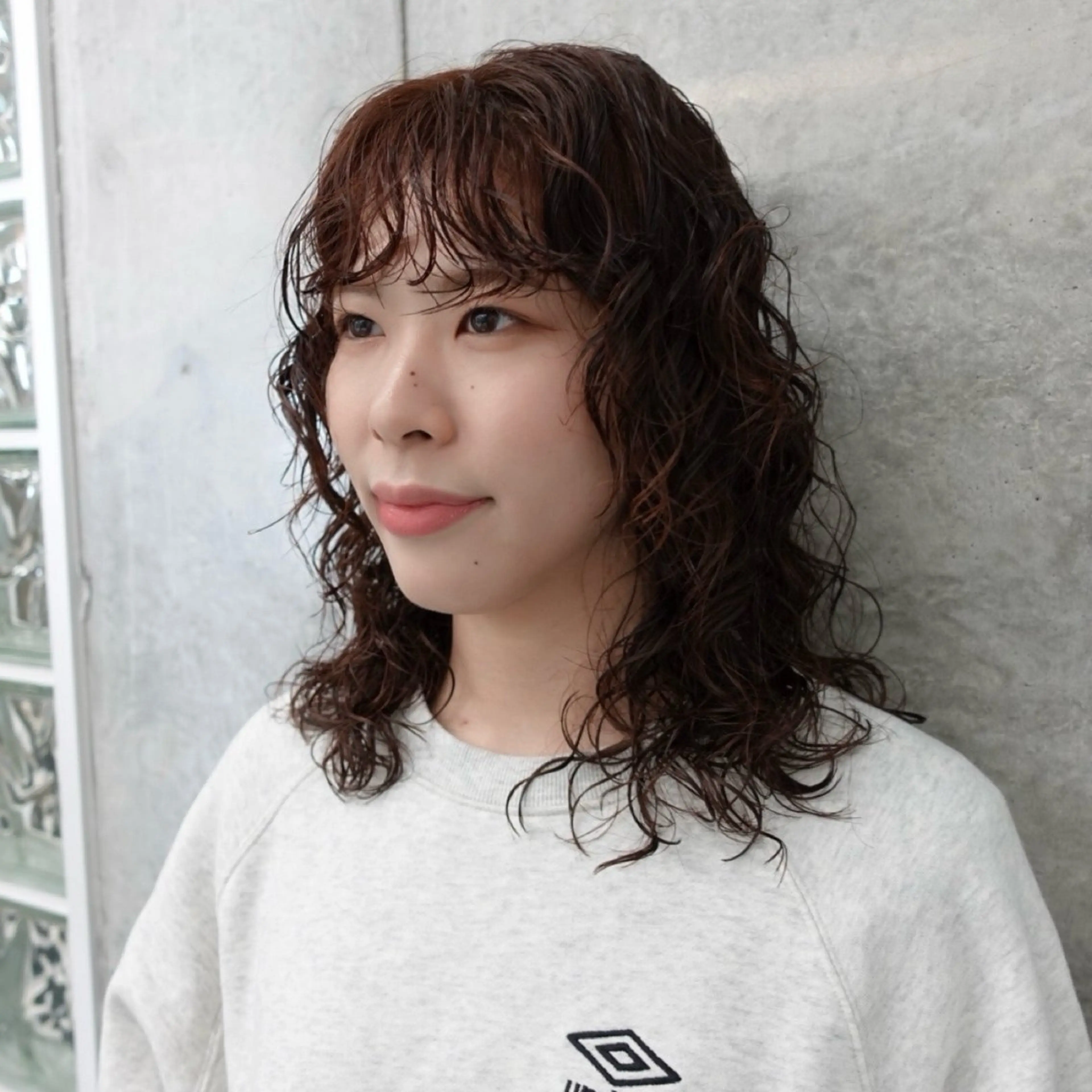 セミロング カラー パーマ ヘアアレンジ セミロングパーマ レイヤーカット カット ヘアカラー パーマ 🌐サトウ リョウ🌐のヘアスタイル