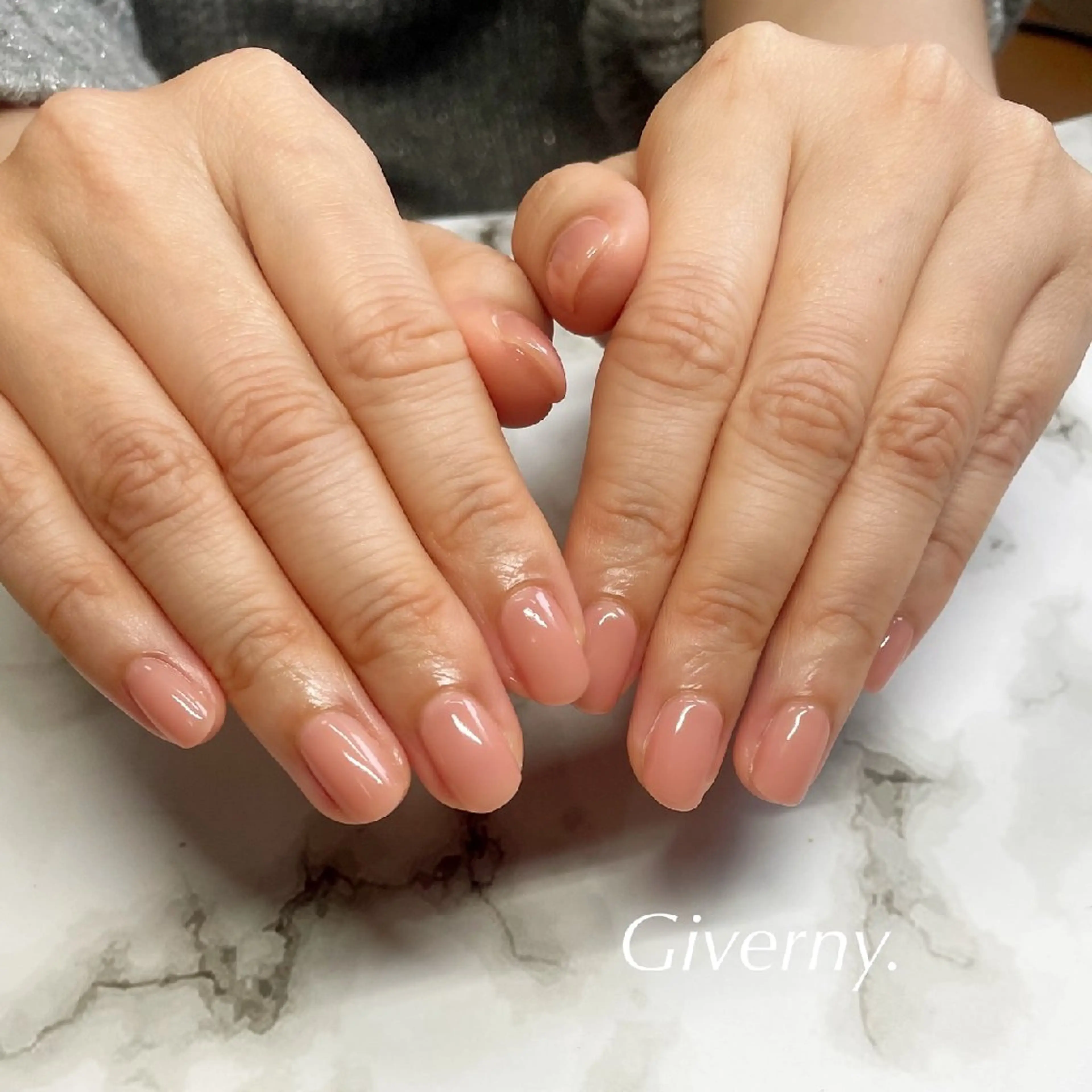 ネイル オフィスネイル ワンカラーネイル シンプルネイル ハンドネイル Giverny .のネイルデザイン