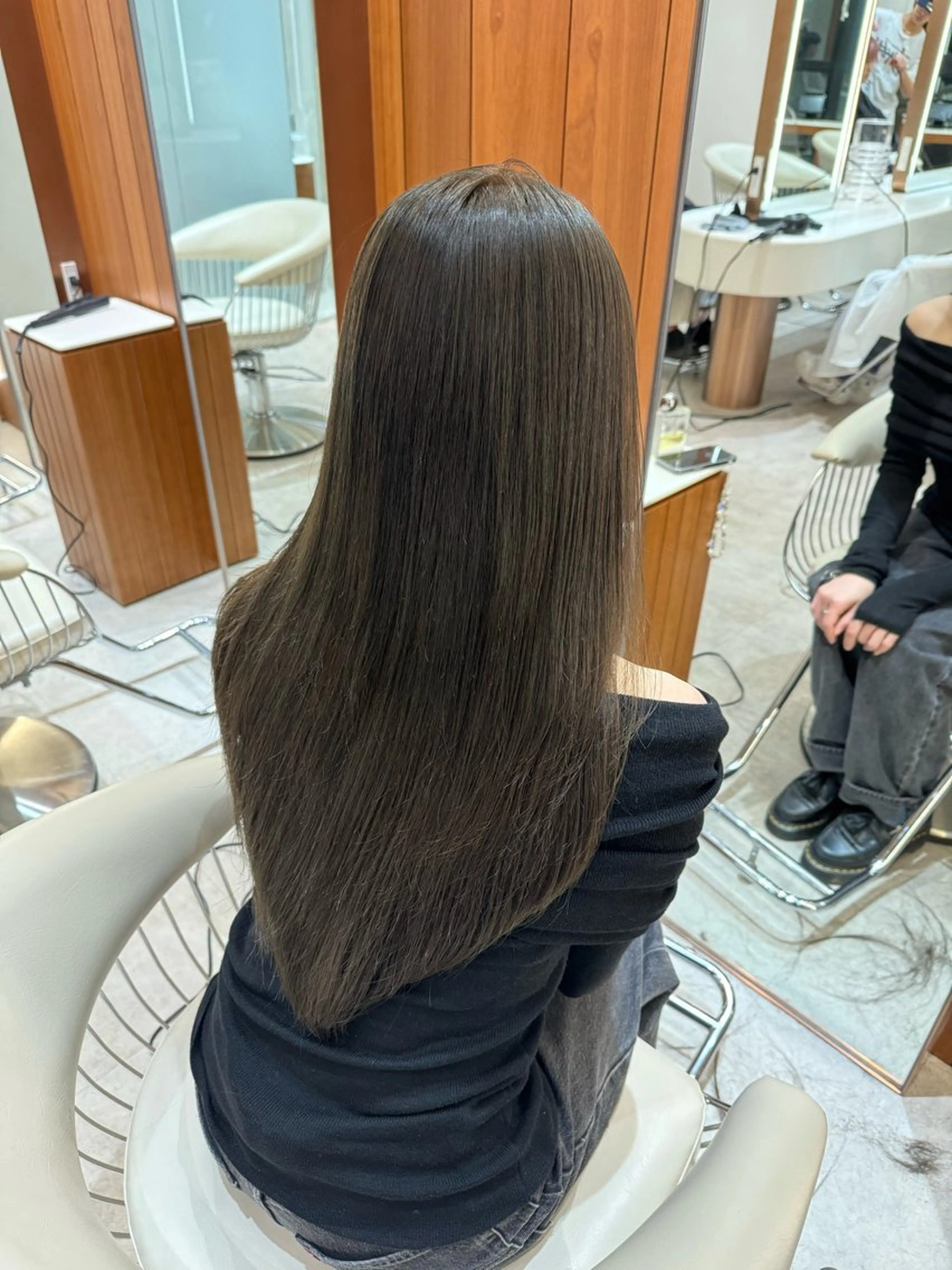 ロング カラー ベージュカラー グレージュ オリーブベージュ オリーブグレージュ オリーブグレー カット ヘアカラー トリートメント ヘアセット 韓国レイヤー🇰🇷 韓国研修◎渋谷カイトのヘアスタイル