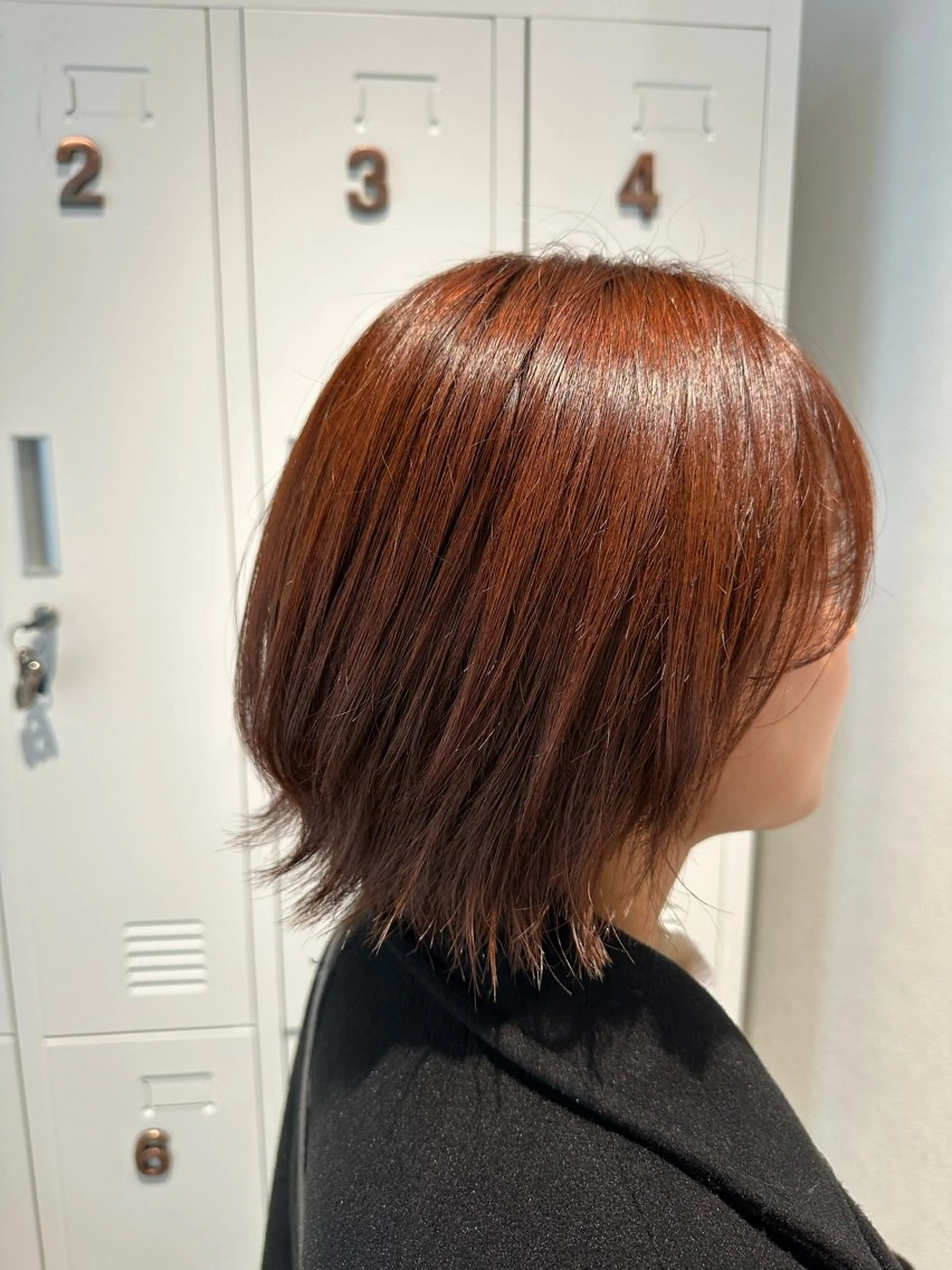 ショート カラー ブラウンカラー オレンジ オレンジブラウン 外ハネヘア Annie 吉田 裕美のヘアスタイル