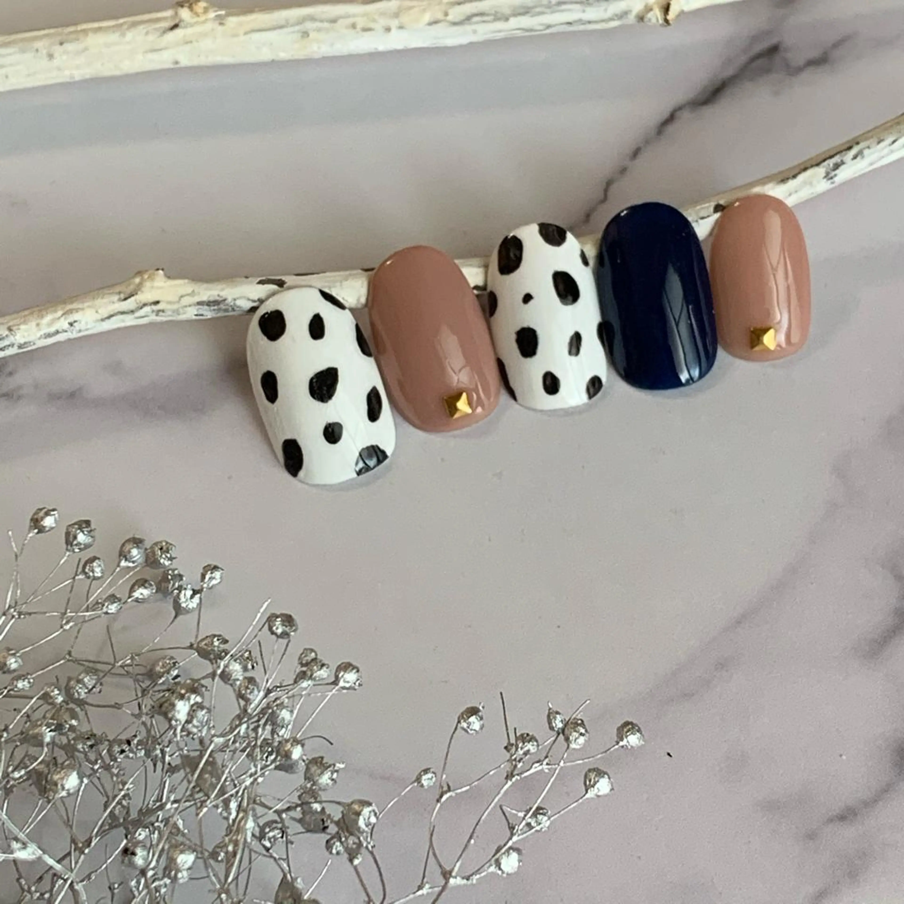 ネイル 神戸駅ネイルサロン PE NAILSのネイルデザイン