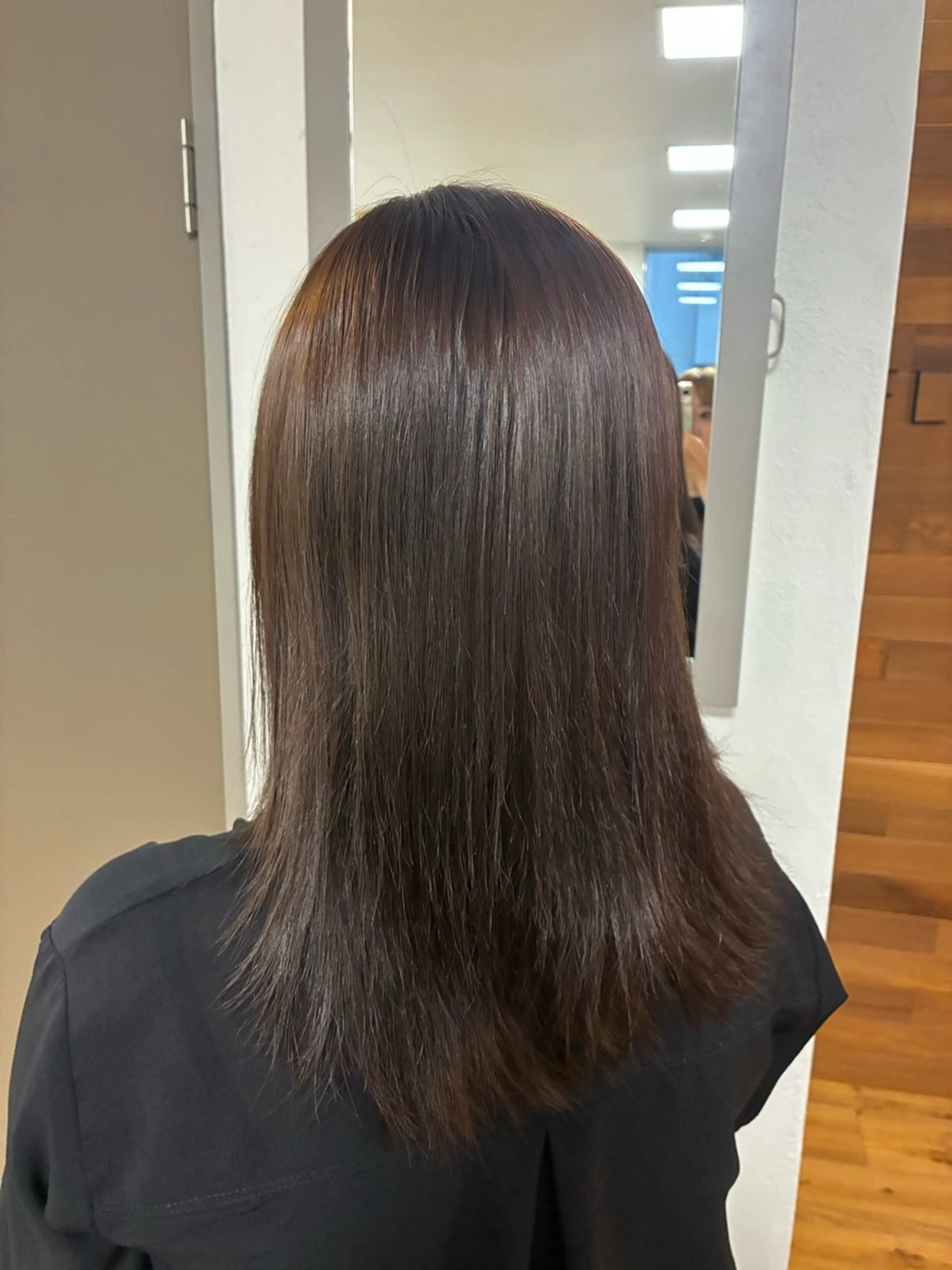 カラー 石川 菜月のヘアスタイル