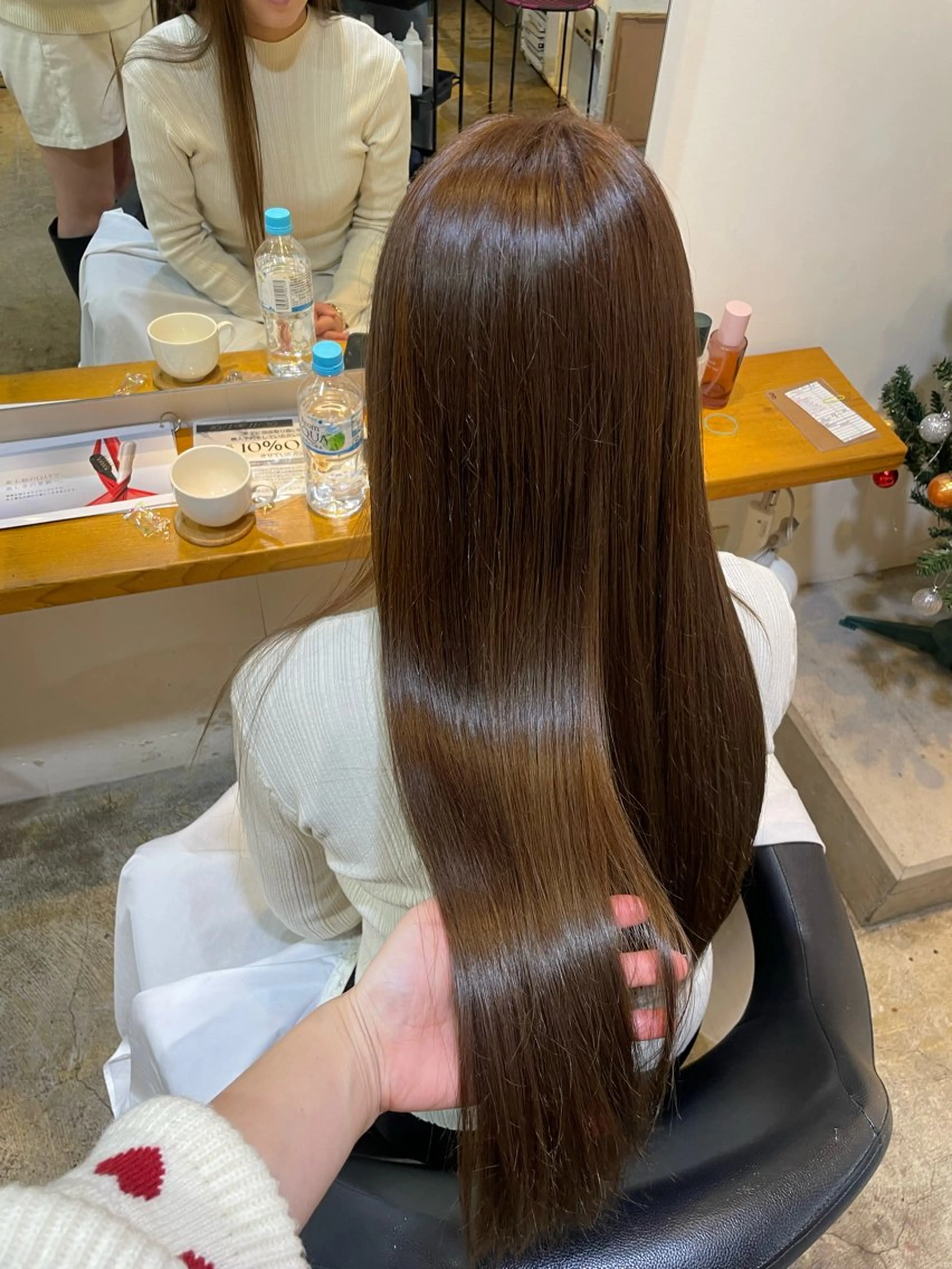 ロング カラー グレージュ カット ヘアカラー トリートメント MIOベージュカラー 柔らかいカラーのヘアスタイル