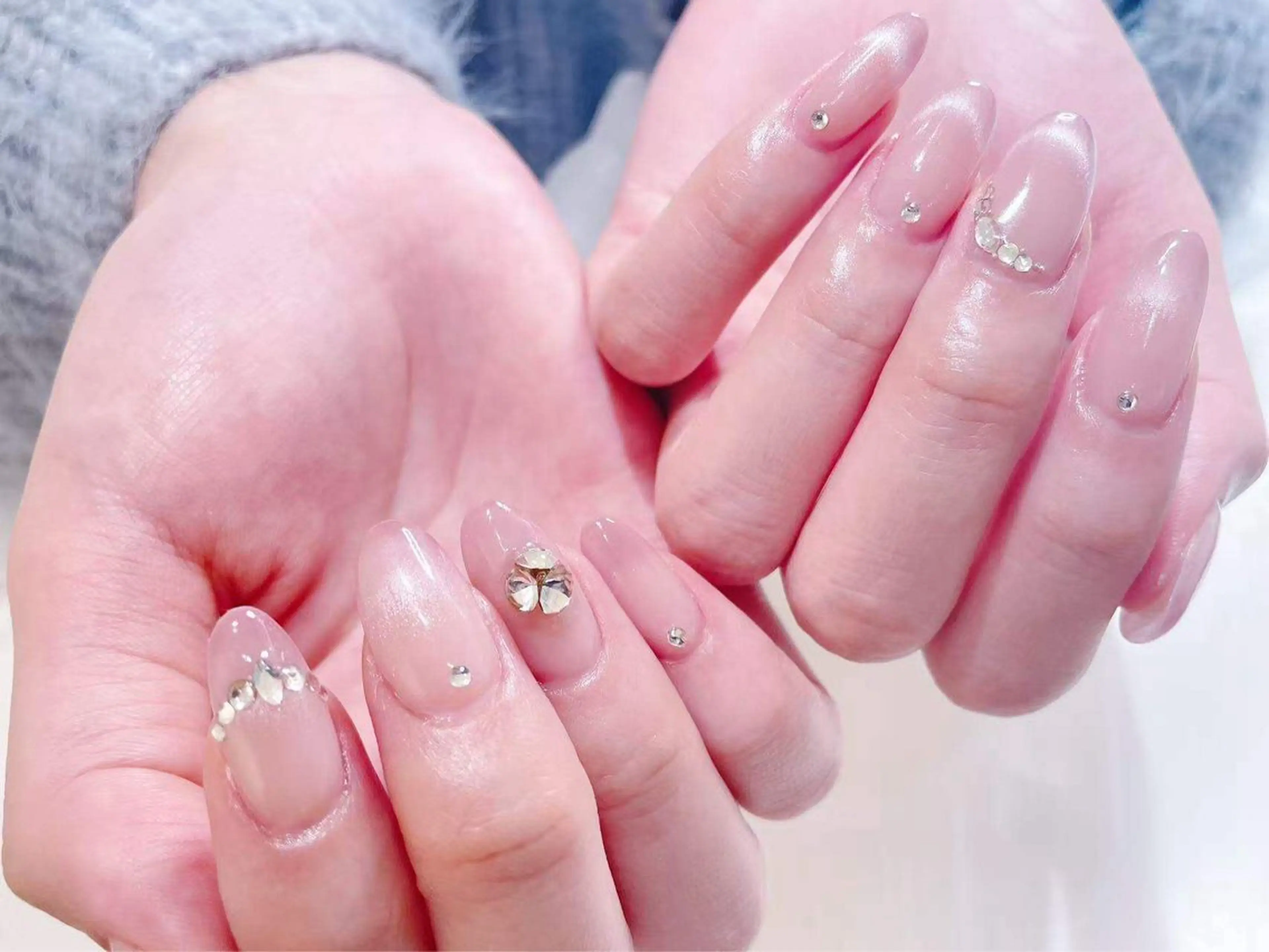 ネイル チークネイル 長さ出し フラワーネイル フレンチネイル ガーリー sun nail池袋 モデル募集のネイルデザイン