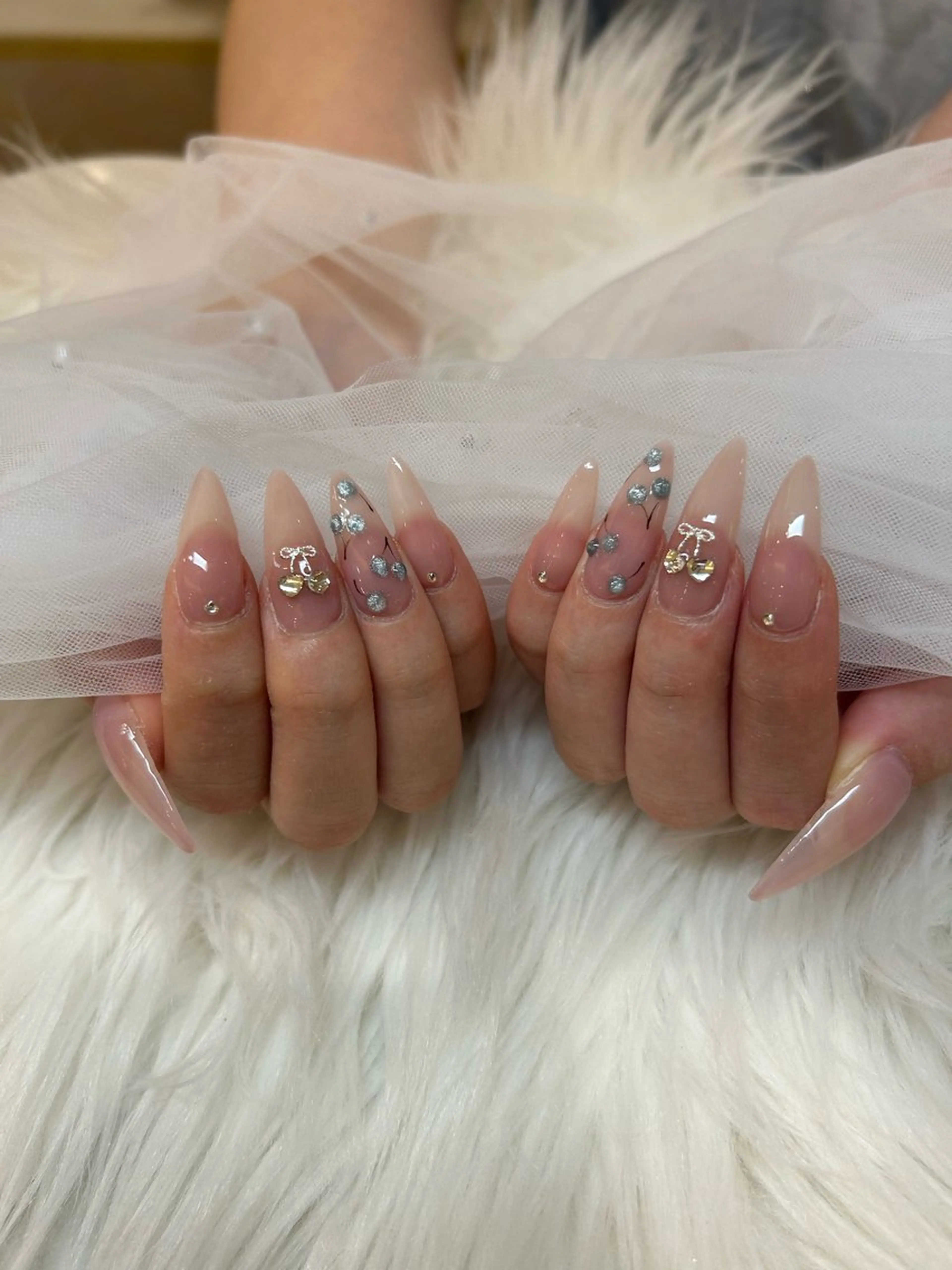 ネイル Raviy新宿店所属・やまだ ななせのネイルデザイン