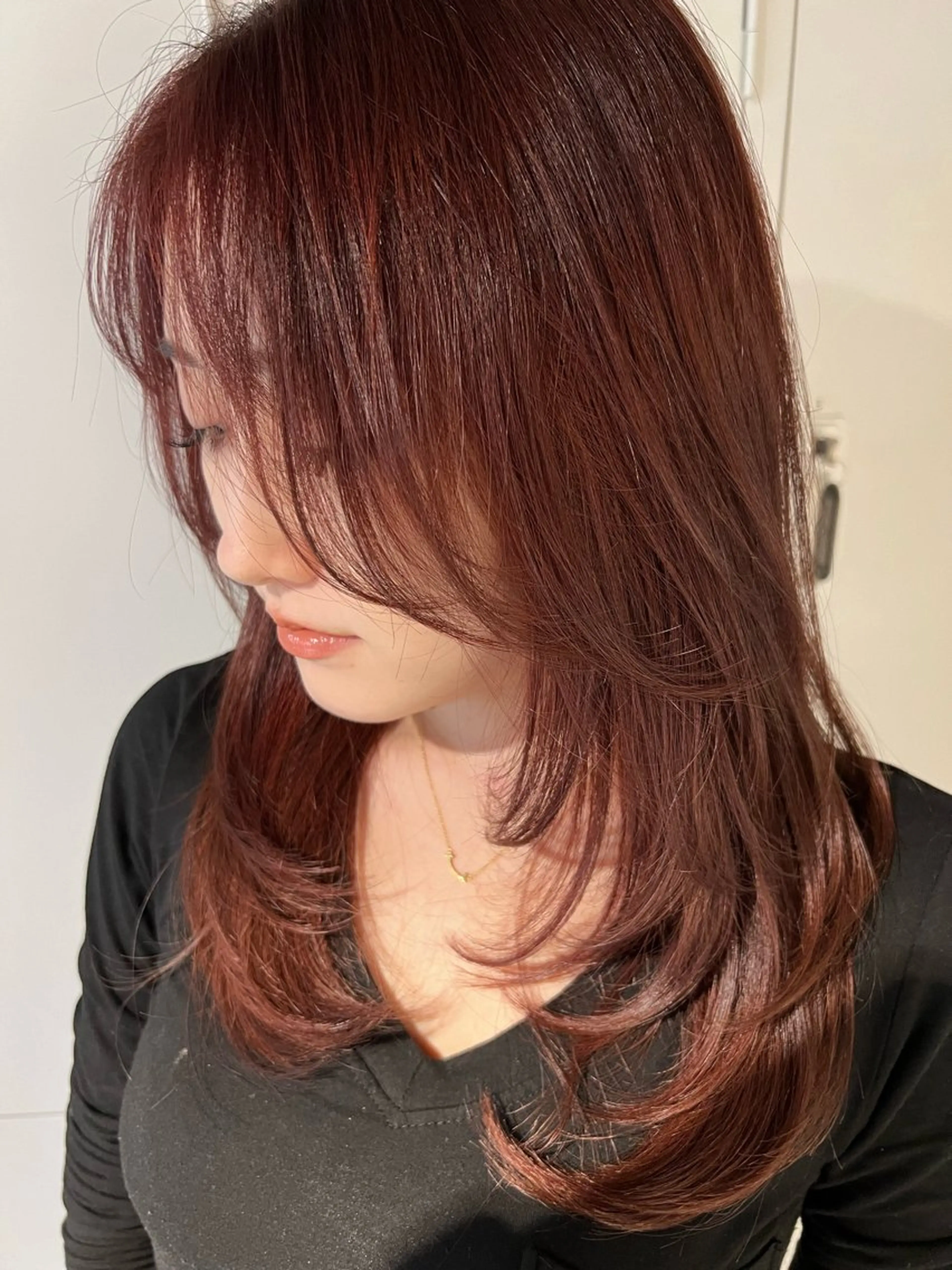ミディアム レッドブラウン レイヤーカット grow恵比寿【グロウ】髪質改善/ハイライト/ブリーチ/レイヤーカット所属・奥野 貴史　代表　レイヤーのヘアスタイル