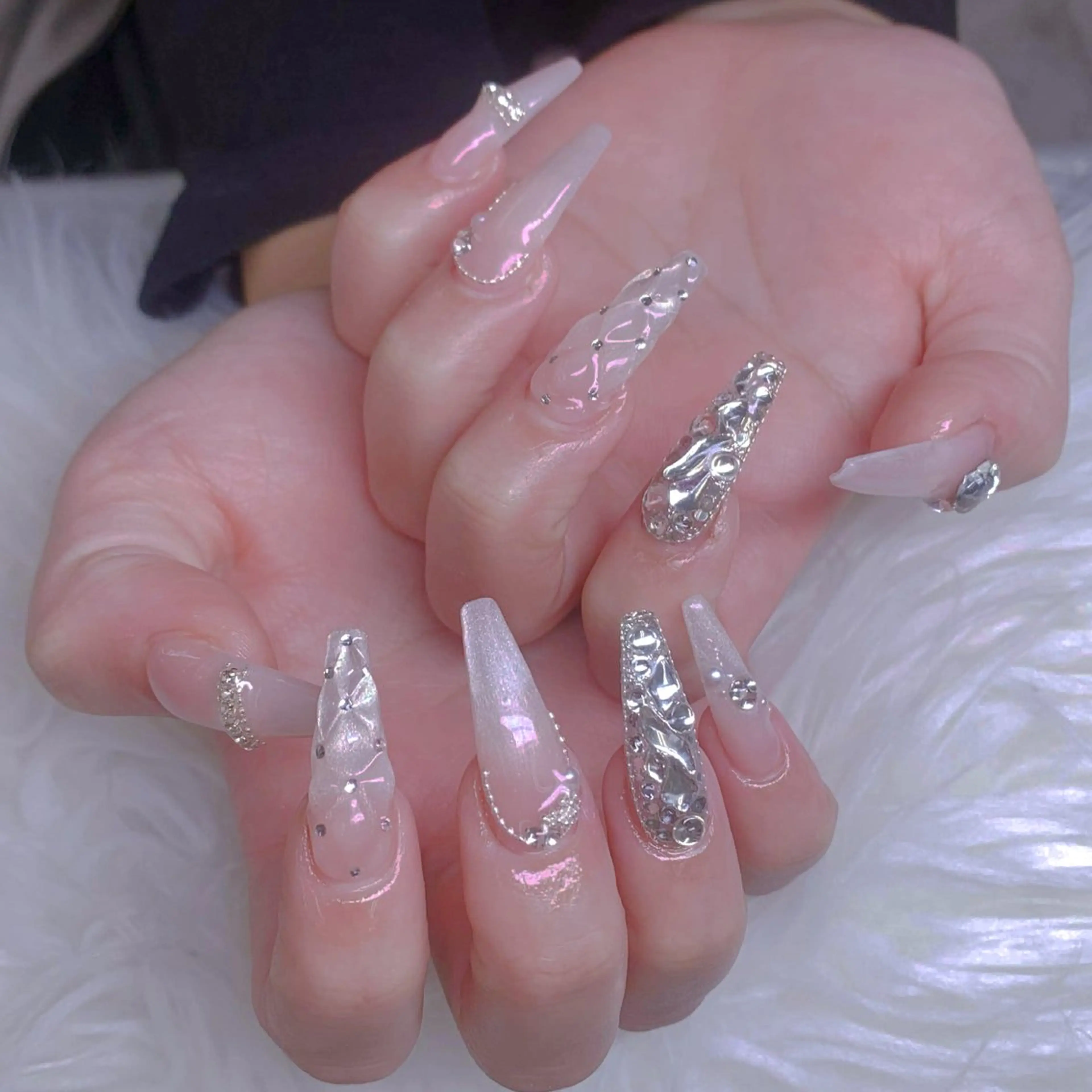 ネイル ハンドネイル ミン ゴテゴテネイルのネイルデザイン