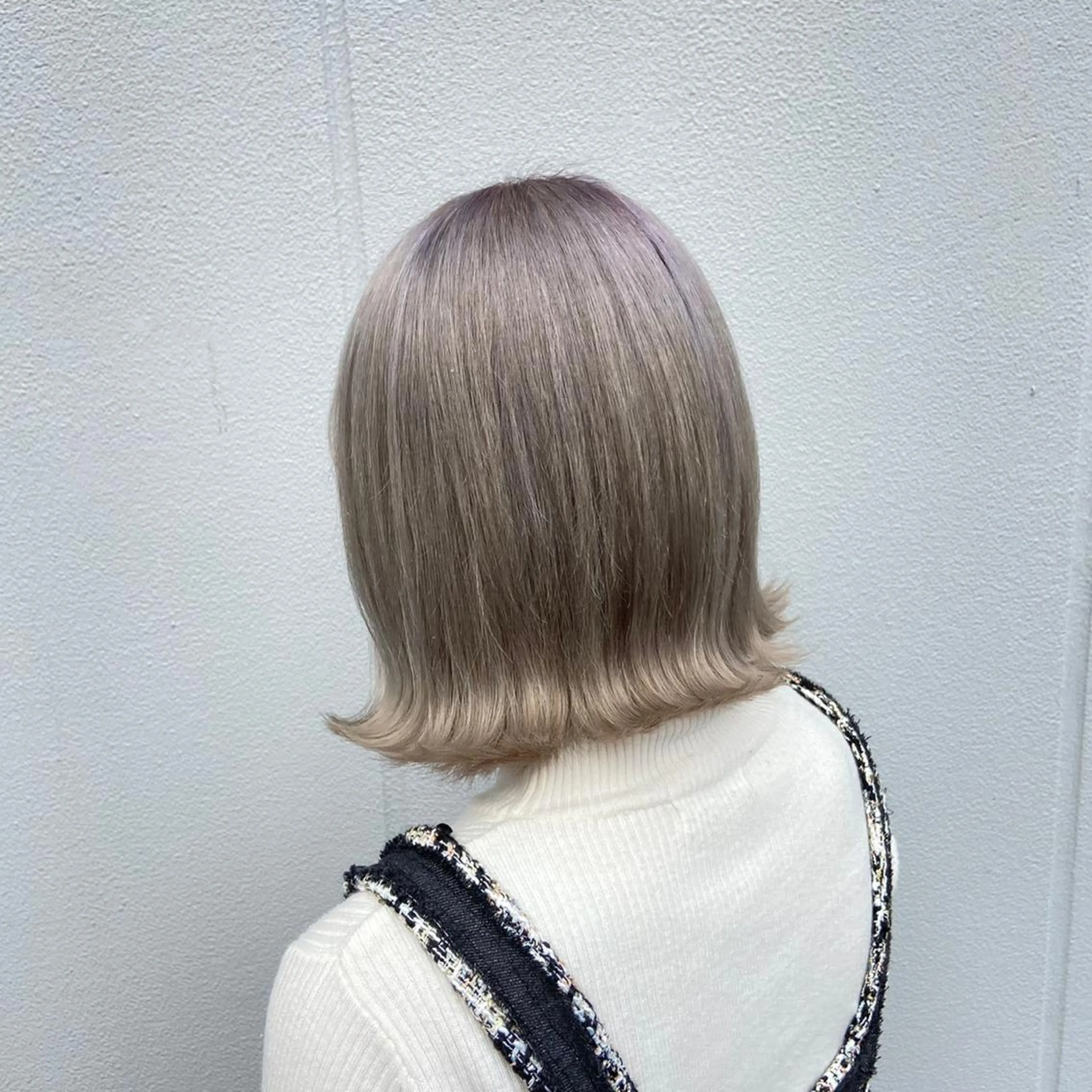 ミディアム カラー グレージュ ミルクティーグレージュ 鈴木/ミルクティー/ ブリーチ/ボブ/のヘアスタイル