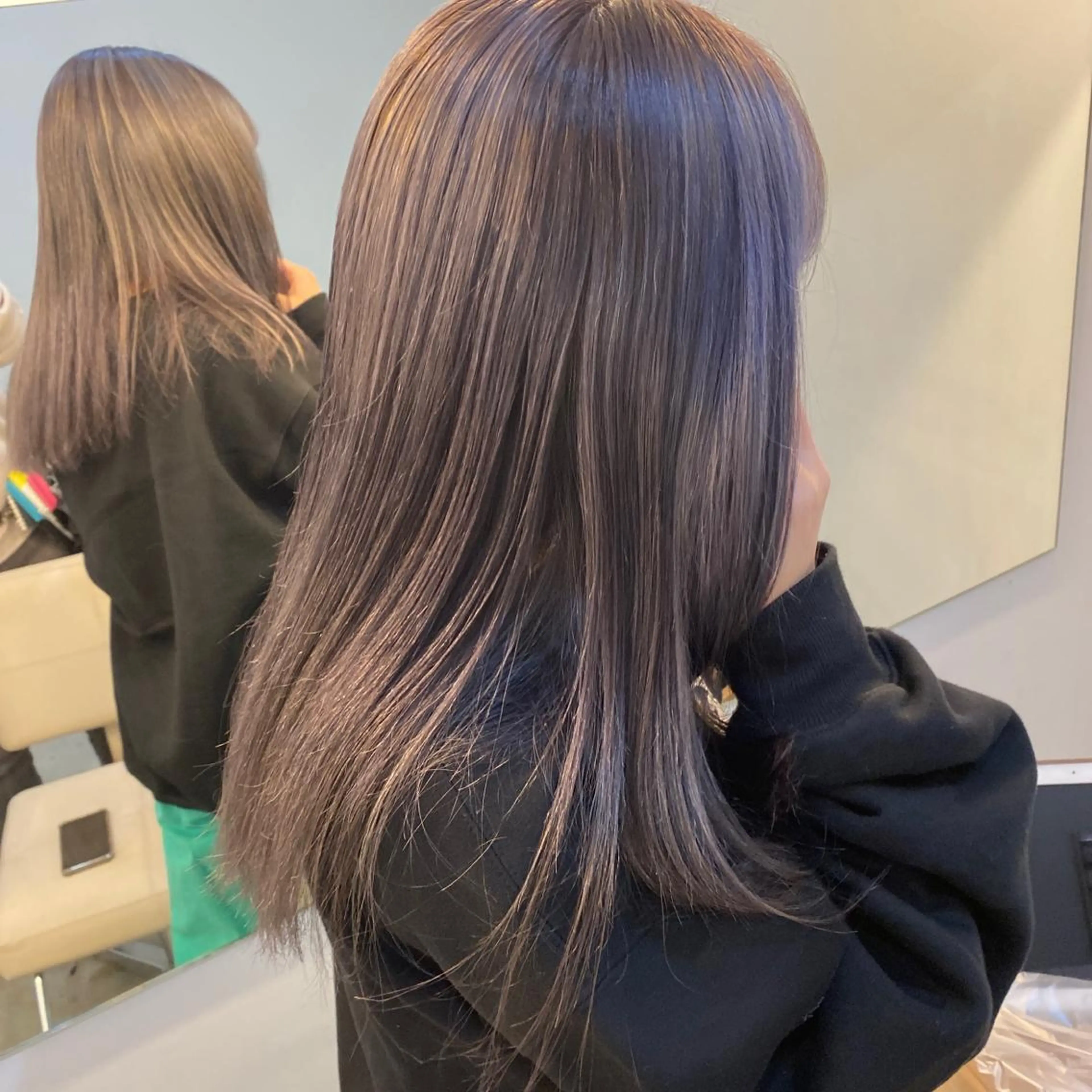 ロング カラー パーマ ヘアアレンジ メンズ キッズ ネイル マツエク・マツパ ベージュカラー ホワイト 暖色系/透明感 治野心のヘアスタイル