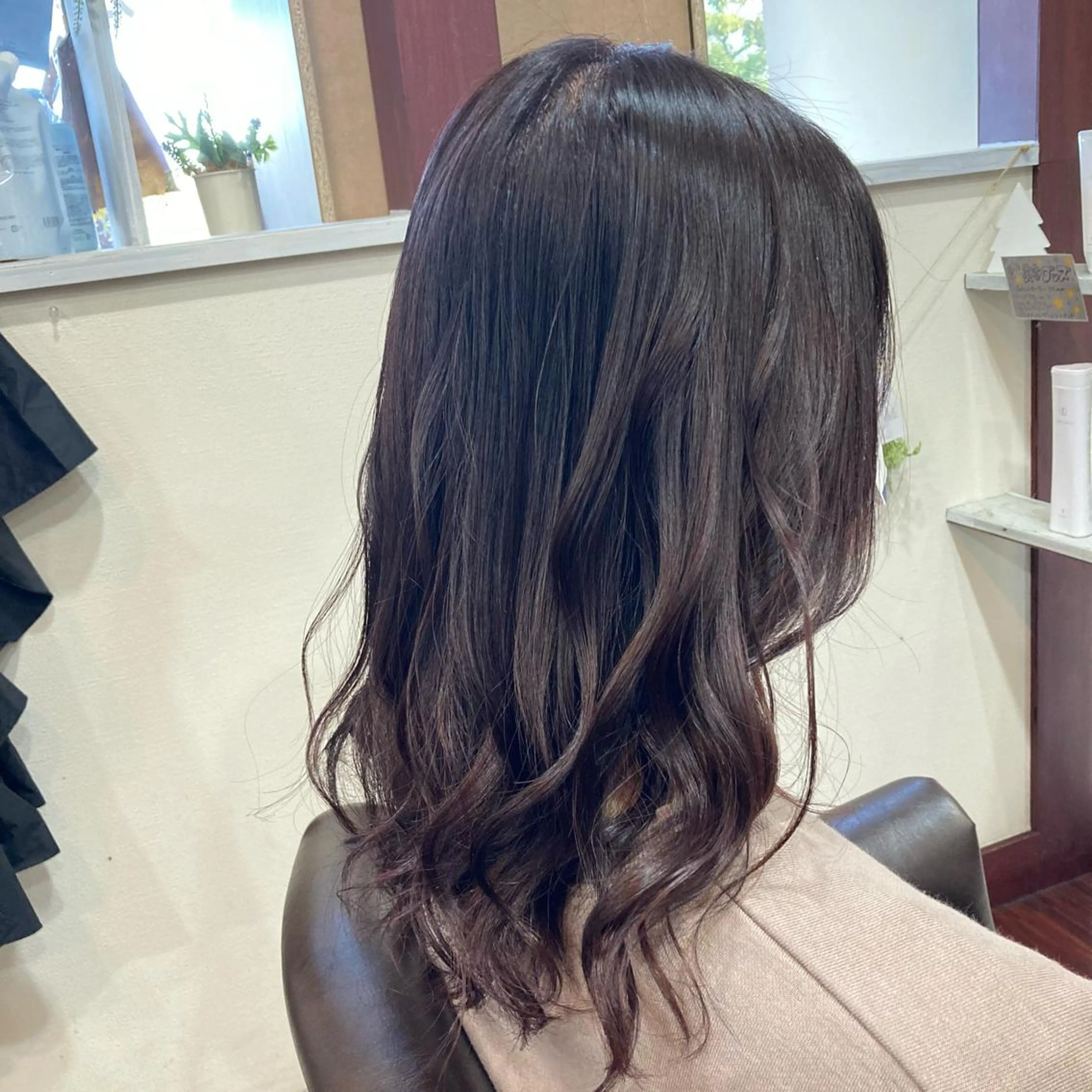 ミディアム カラー ブリーチ グレージュ イルミナカラー Well‘s黒木🌿 レイヤー💎寒色のヘアスタイル