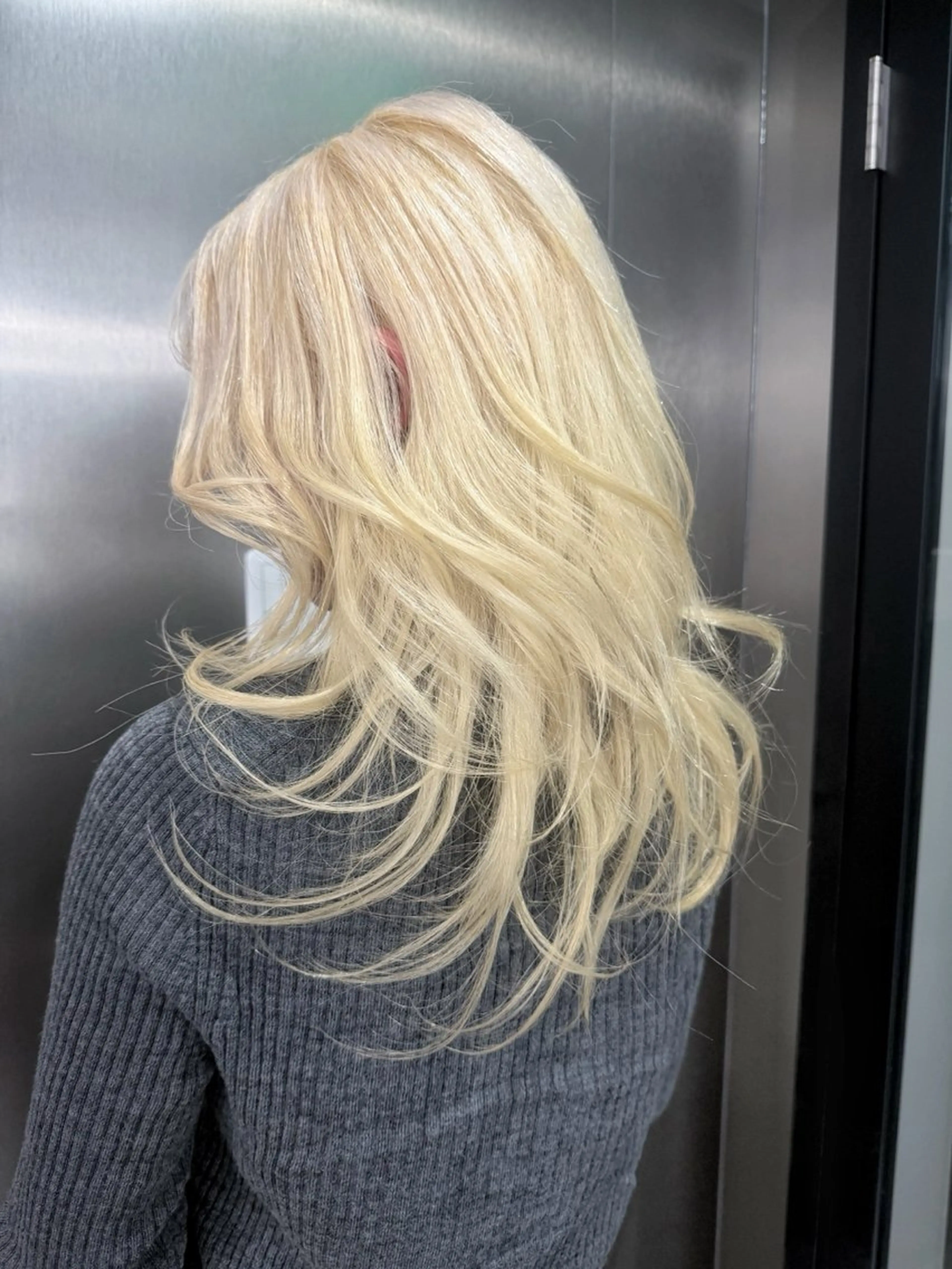 セミロング カラー シールエクステ ハイトーンカラー エクステ ヘアカラー シールエクステ特化 ハイトーン、NANAのヘアスタイル