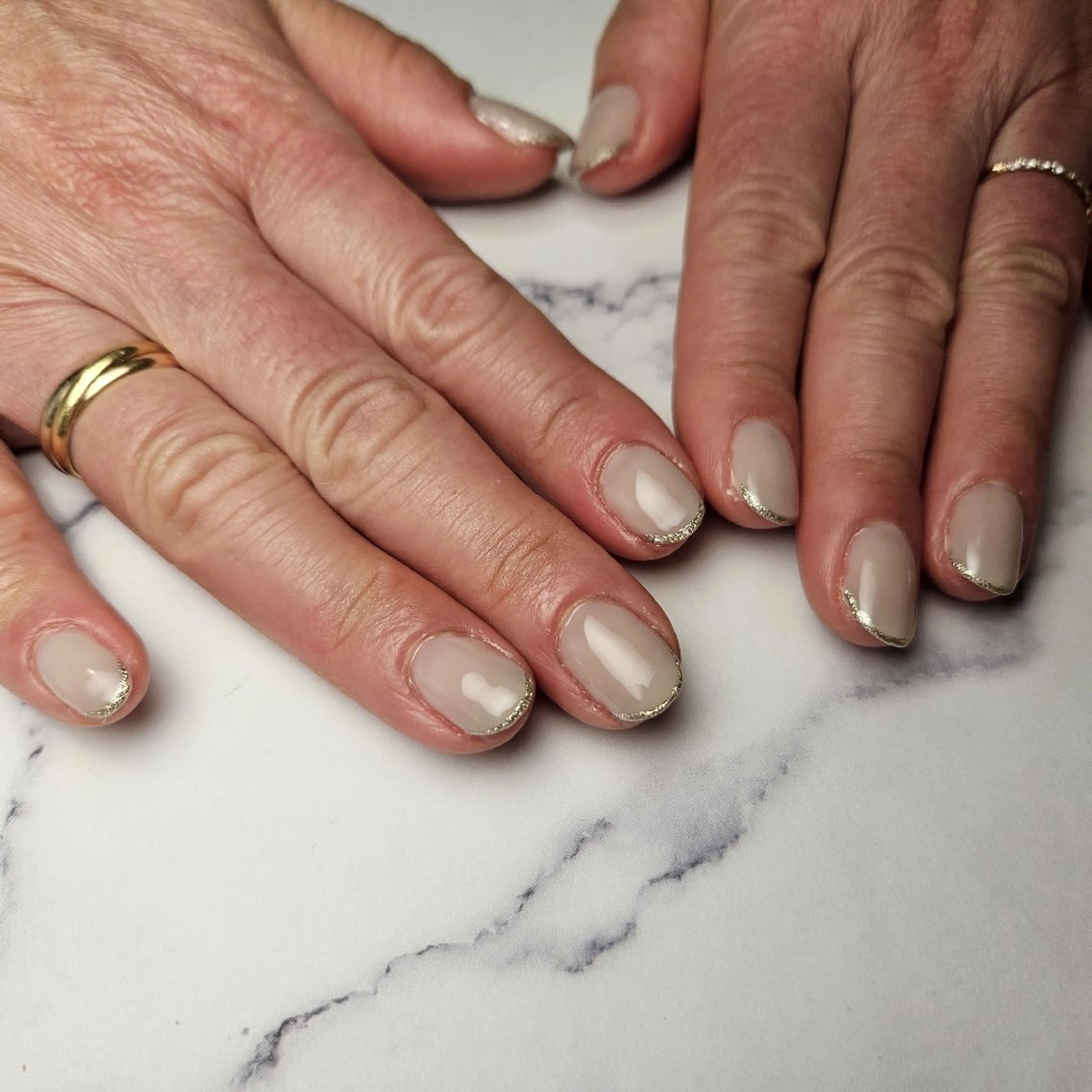 ネイル シンプルネイル ラヴィアン ローズのネイルデザイン