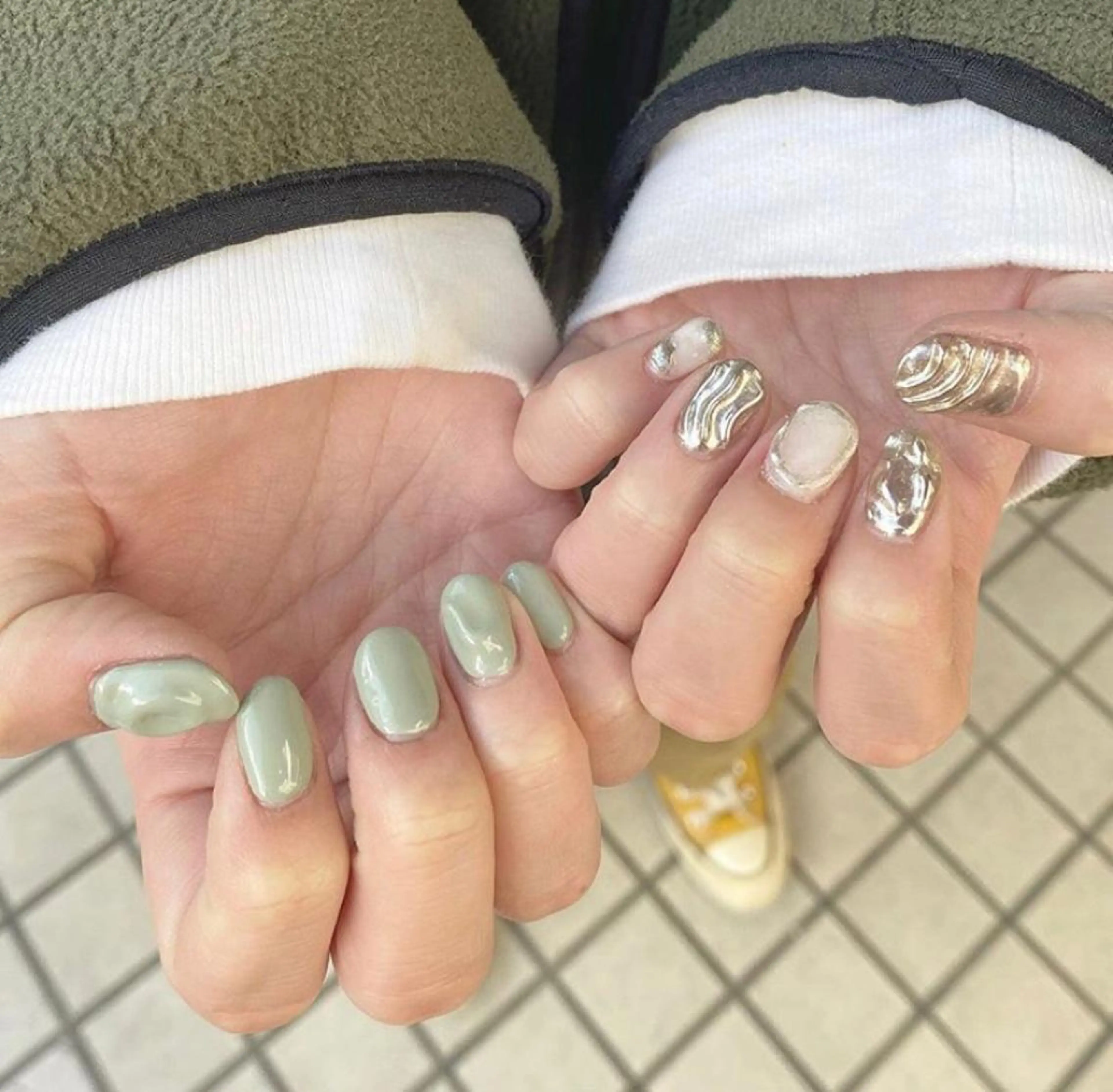 ネイル ミラーネイル ピスタチオネイル ハンドネイル 似合わせ提案サラ艶♡ 彩華のヘアスタイル