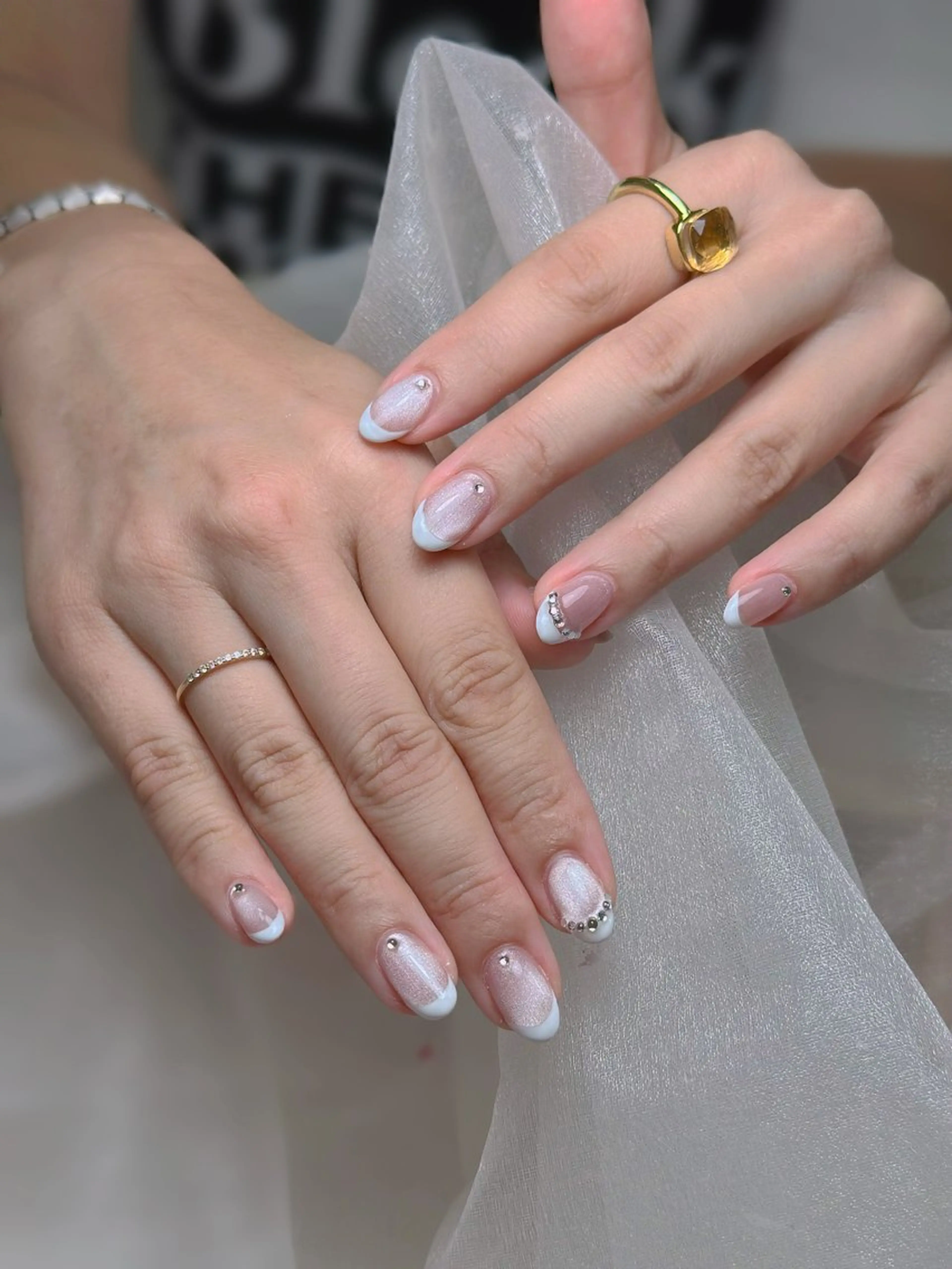 ネイル フレンチネイル ホワイト ハンドネイル Maggie nailクロのネイルデザイン