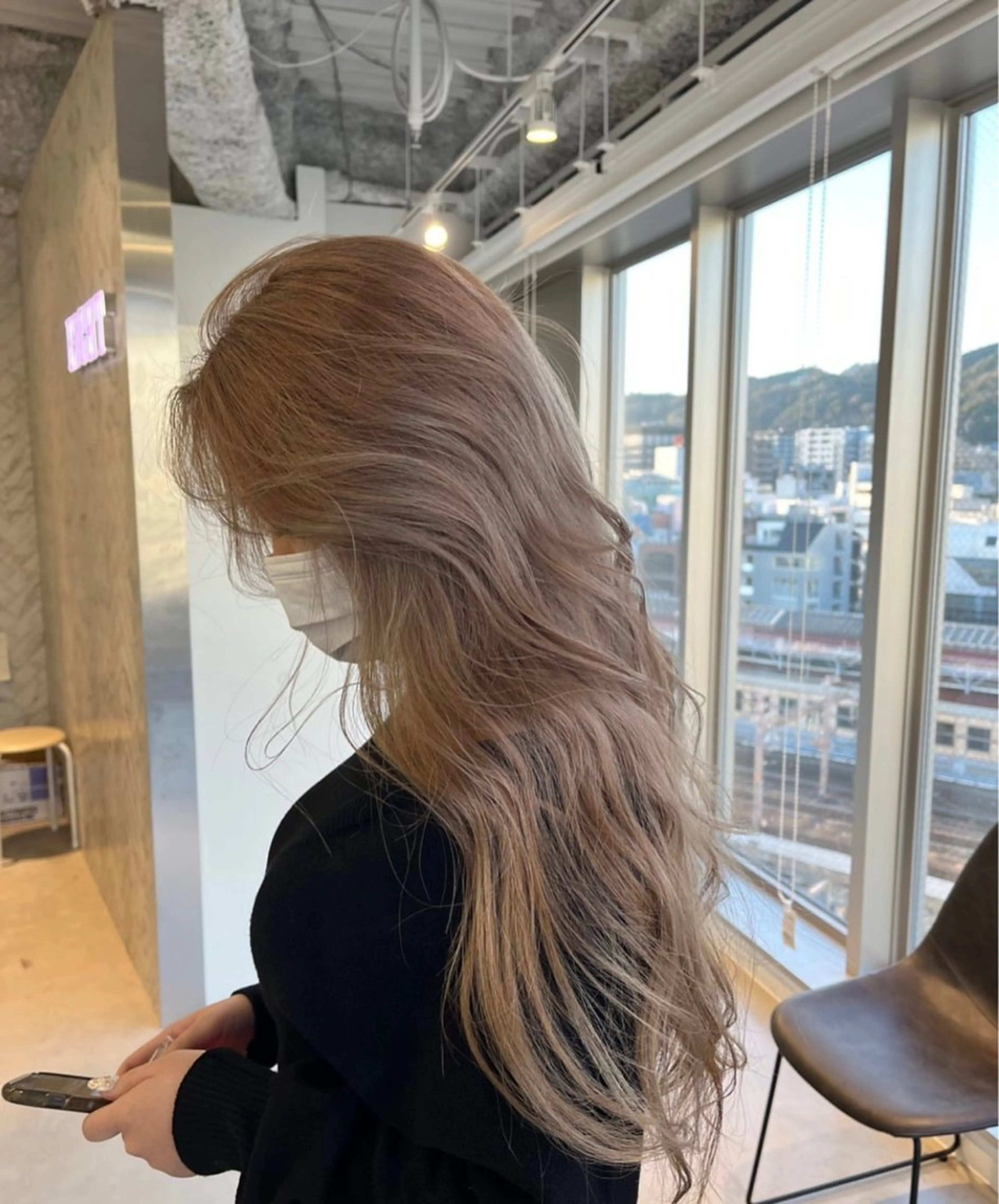 ロング karin💋海外 レイヤーカットのヘアスタイル