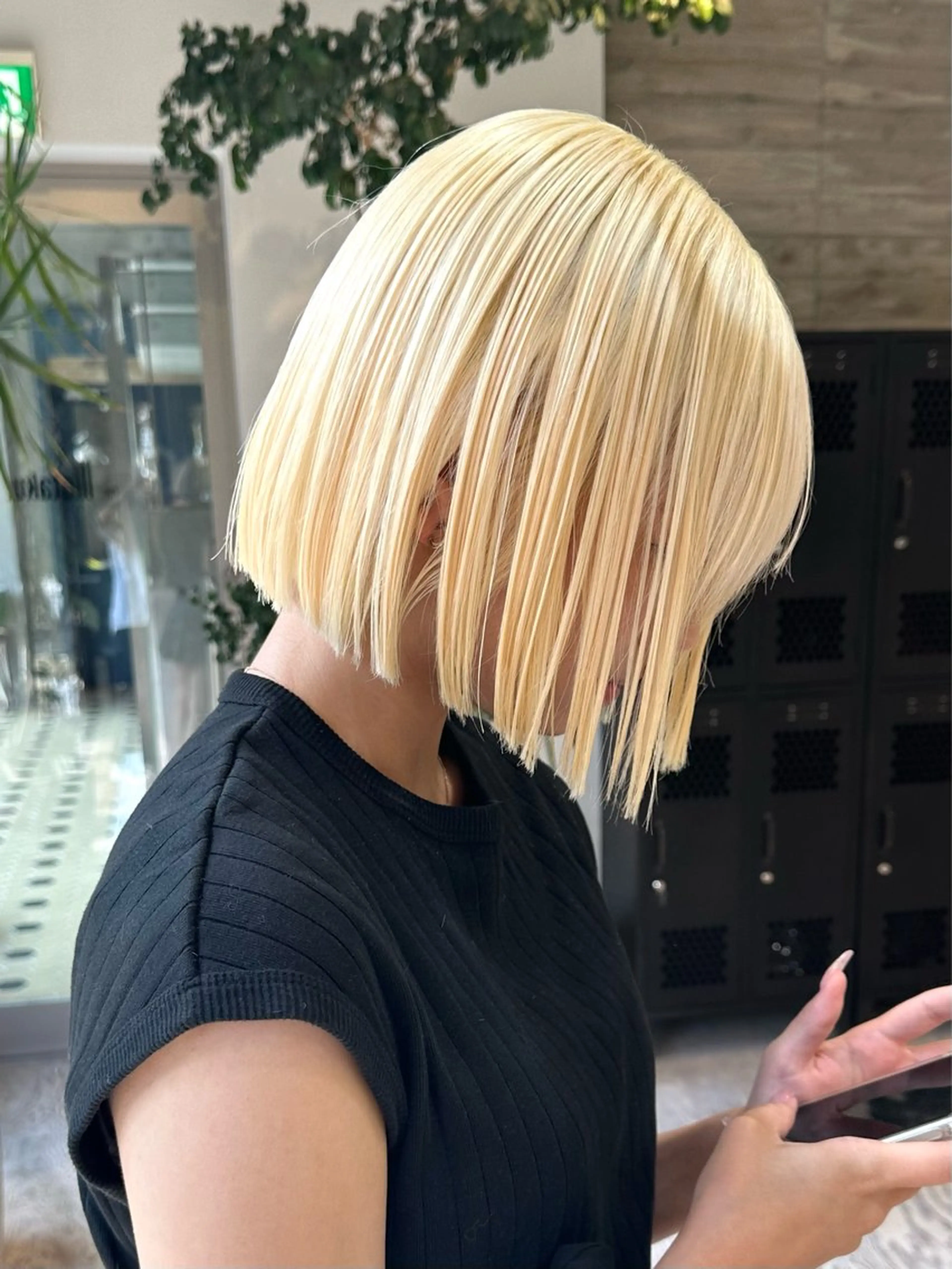 ショート ヘアカラー トリートメント 抜きっぱなしブロンド ササキカズマのヘアスタイル