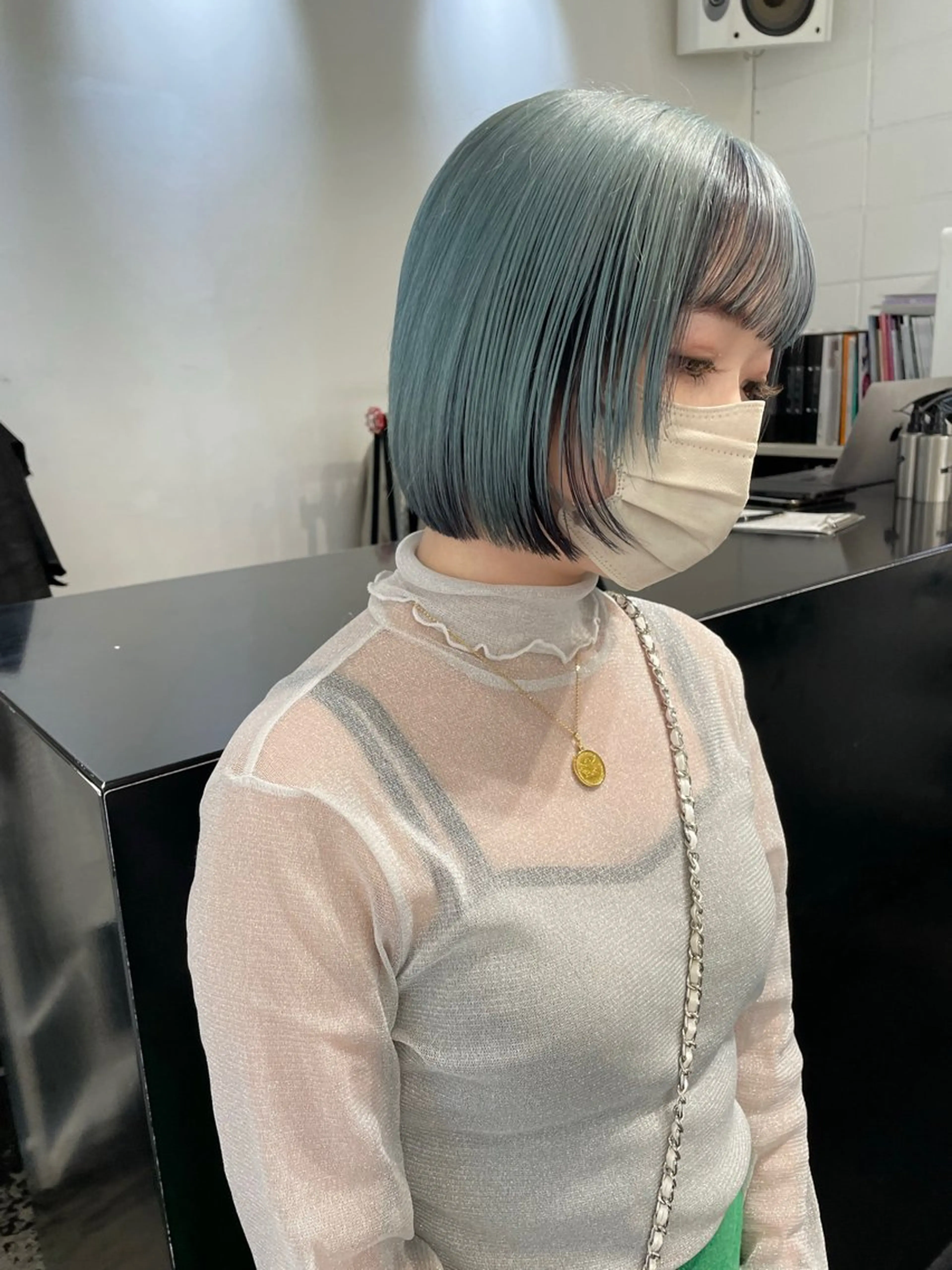 ショート カラー ヘアアレンジ ブリーチ ブルーカラー カット ヘアカラー トリートメント 艶ハイトーン/ヘア アレンジAYAKAのヘアスタイル