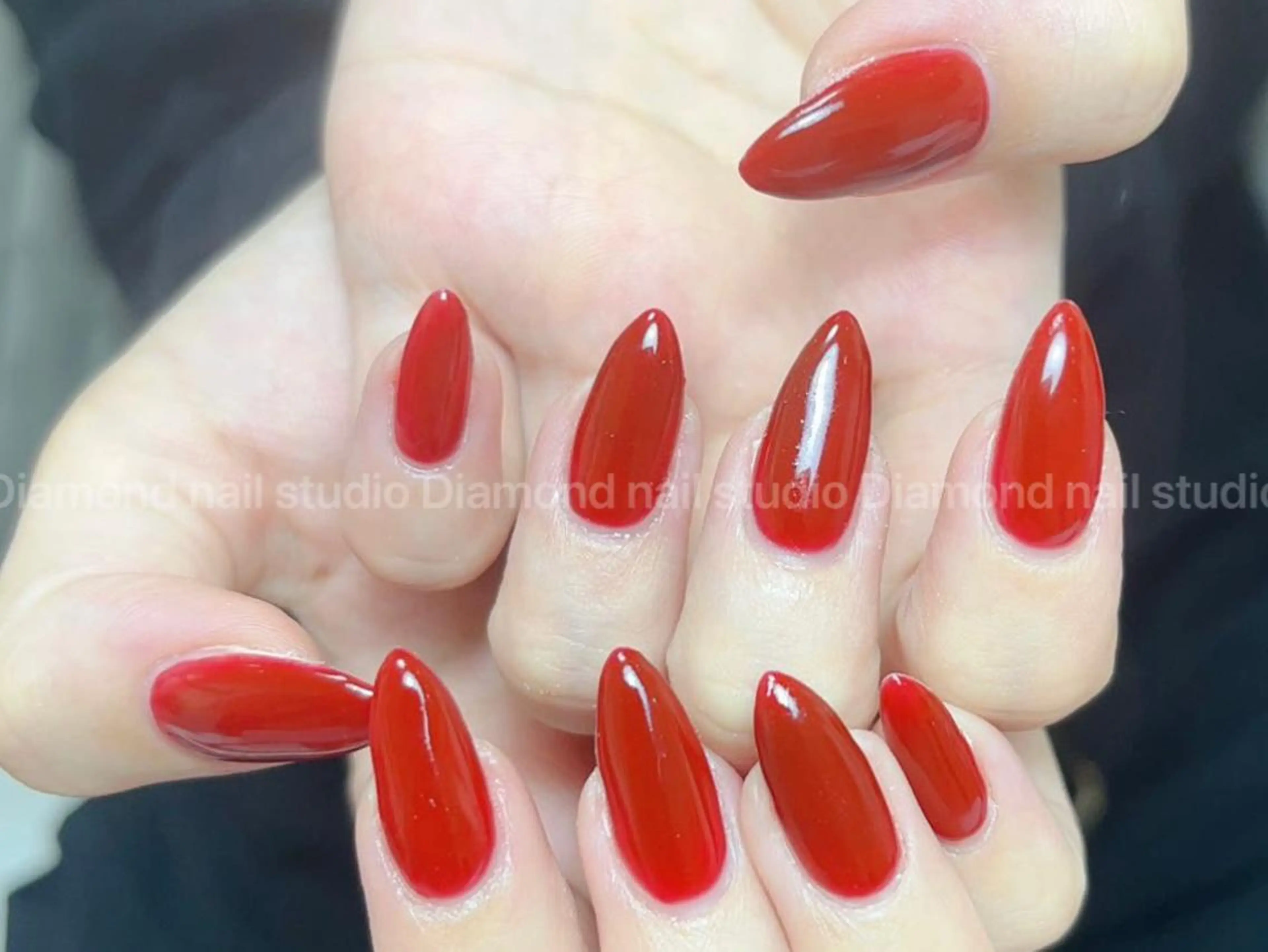 ミディアム ハンドネイル ハンドケア Diamond 🚢のネイルデザイン