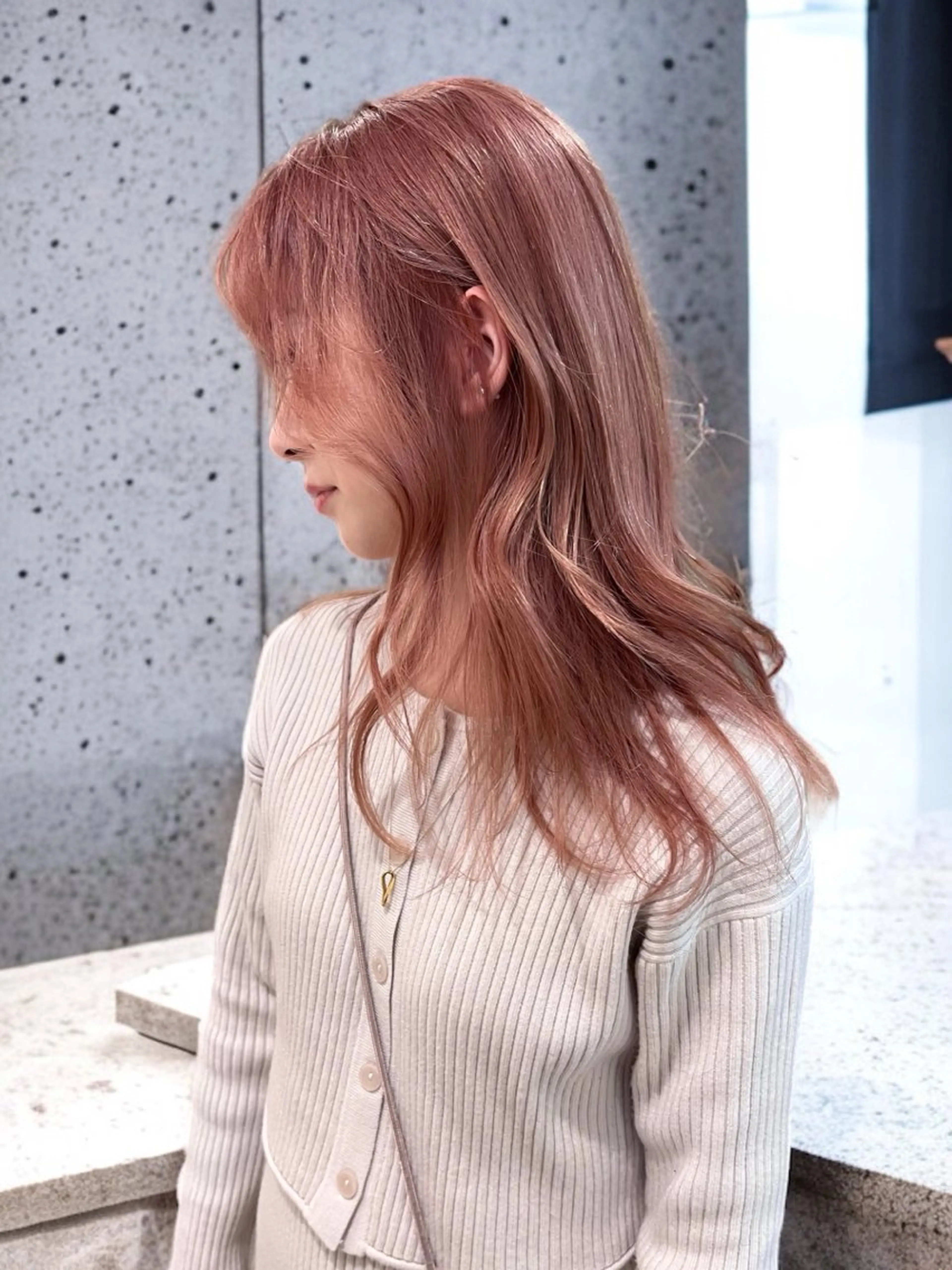 セミロング カラー ブリーチ ピンクカラー ヘアカラー トリートメント レイヤー/ベージュ カラー/ハシモトのヘアスタイル