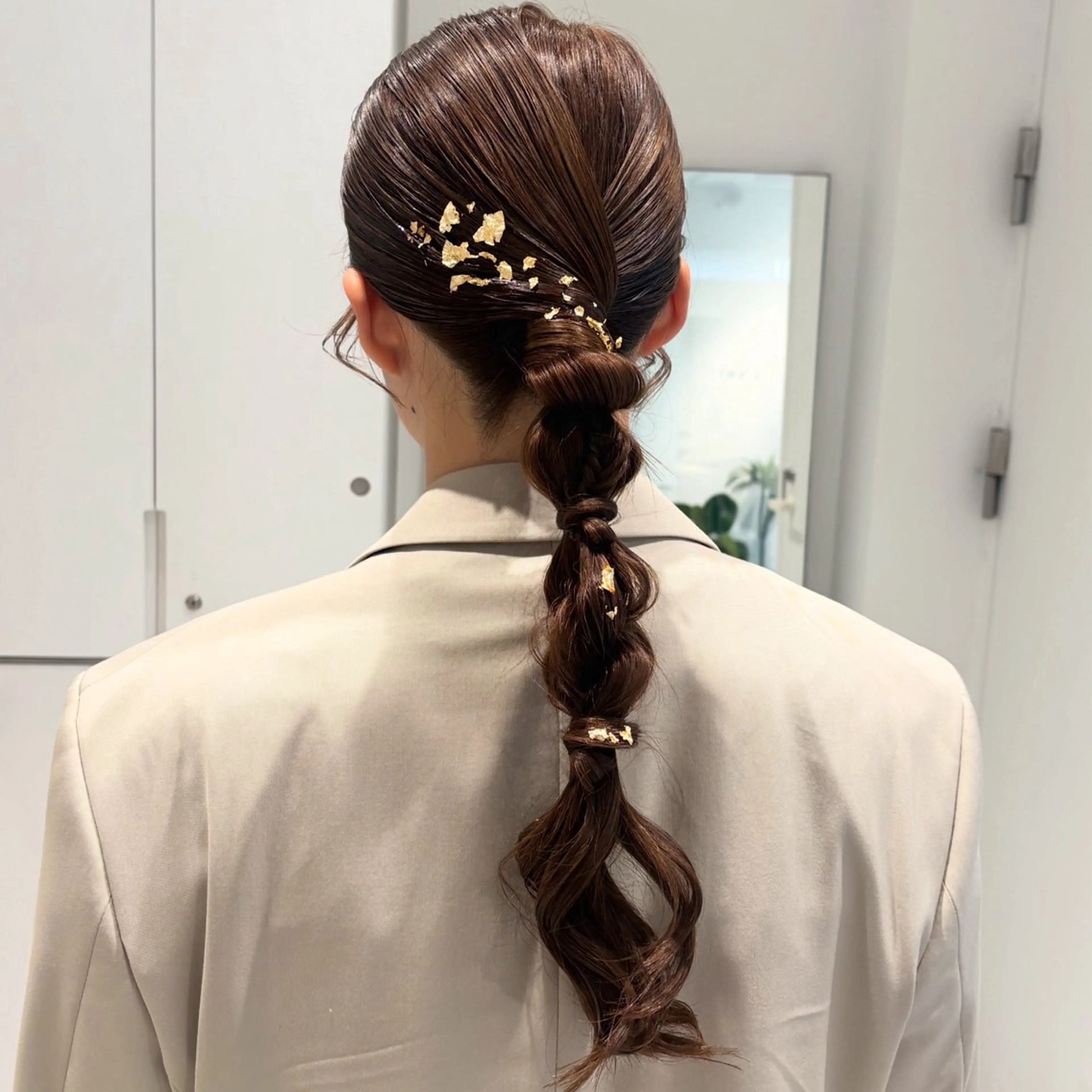 セミロング ヘアアレンジ 結婚式・ブライダル ヘアセット カジュアルを女っぽく 𝗮𝘆𝗮𝗰𝗼のヘアスタイル