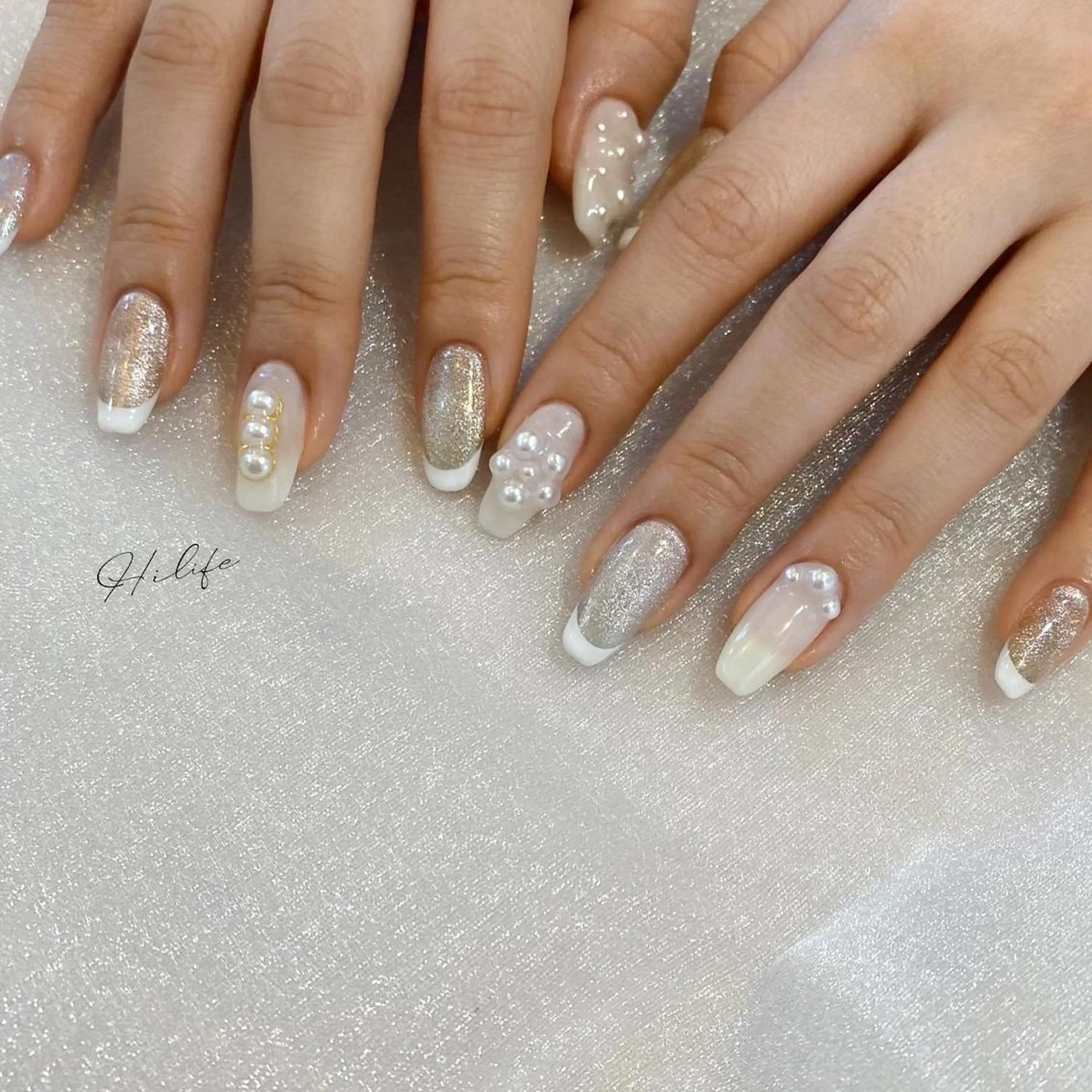 ネイル アートネイル フレンチネイル マグネットネイル マグネットフレンチ ハンドネイル Nail Adore.のネイルデザイン