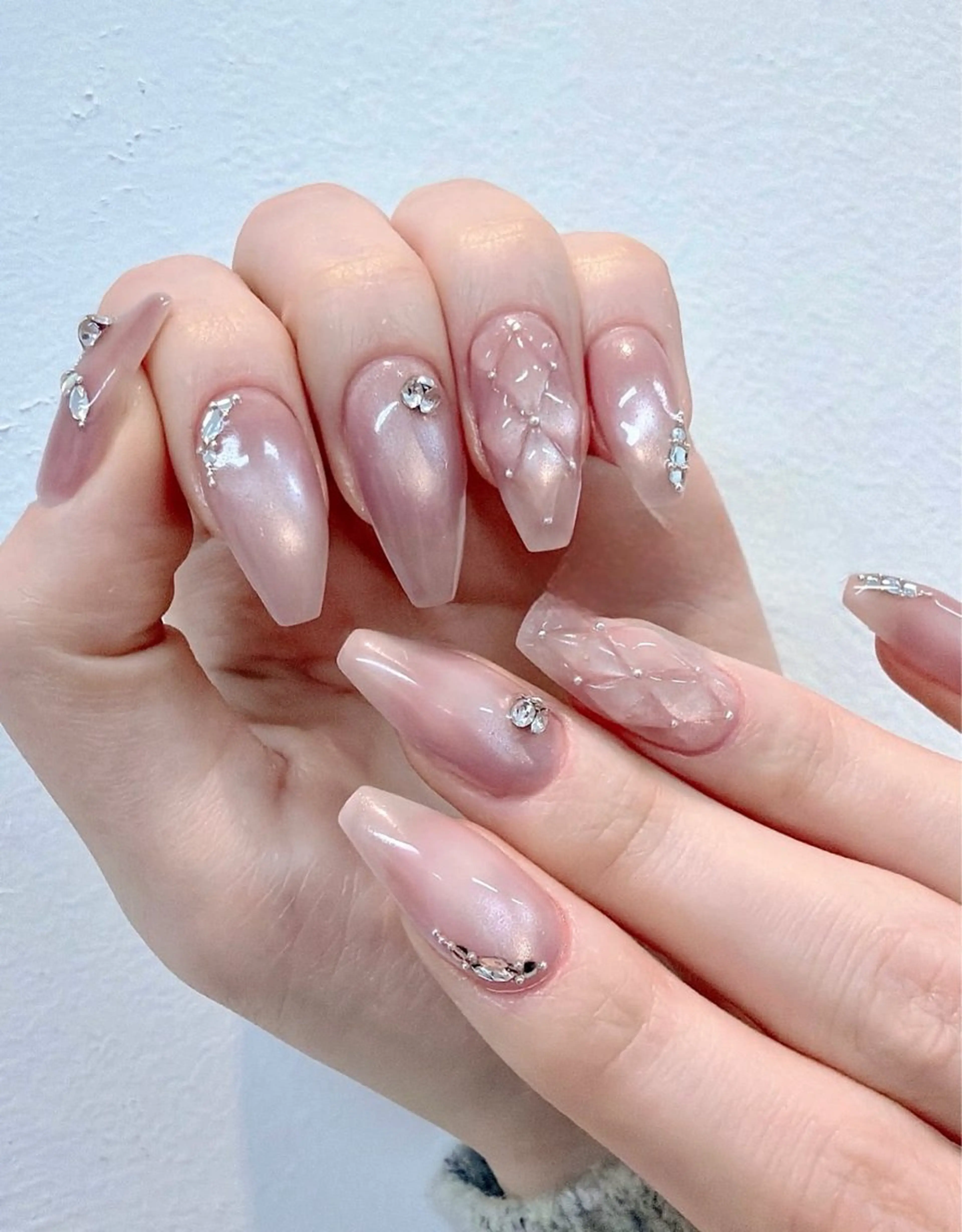 ネイル アニマル柄 オーロラネイル チークネイル フラッシュネイル ジェルネイル ハンドネイル Lyna 池袋のネイルデザイン