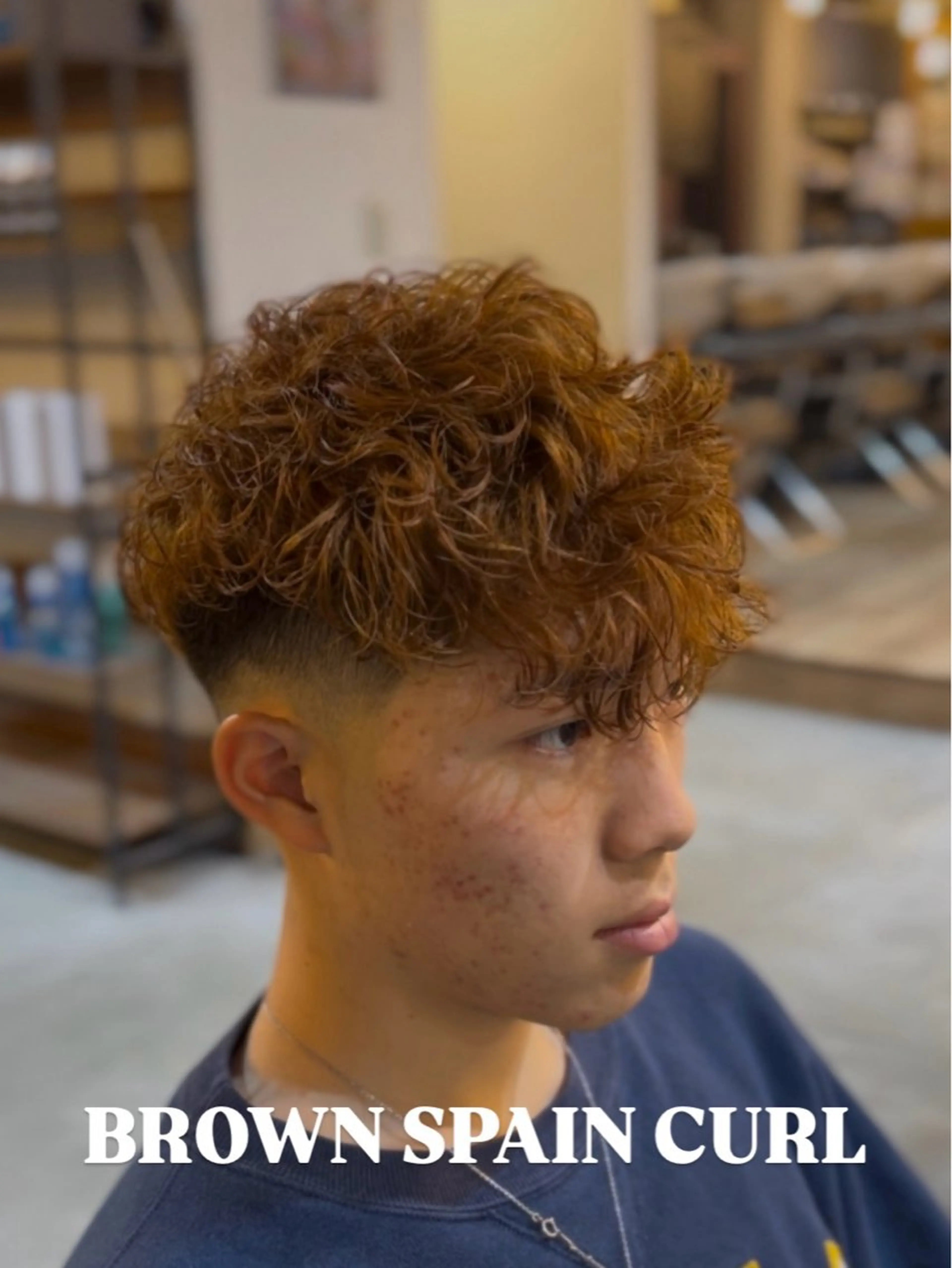 ショート カラー パーマ メンズ スペインカール ブラウンカラー カット ヘアカラー パーマ 海外風メンズ🇺🇸 💈N.Yuto💈のヘアスタイル
