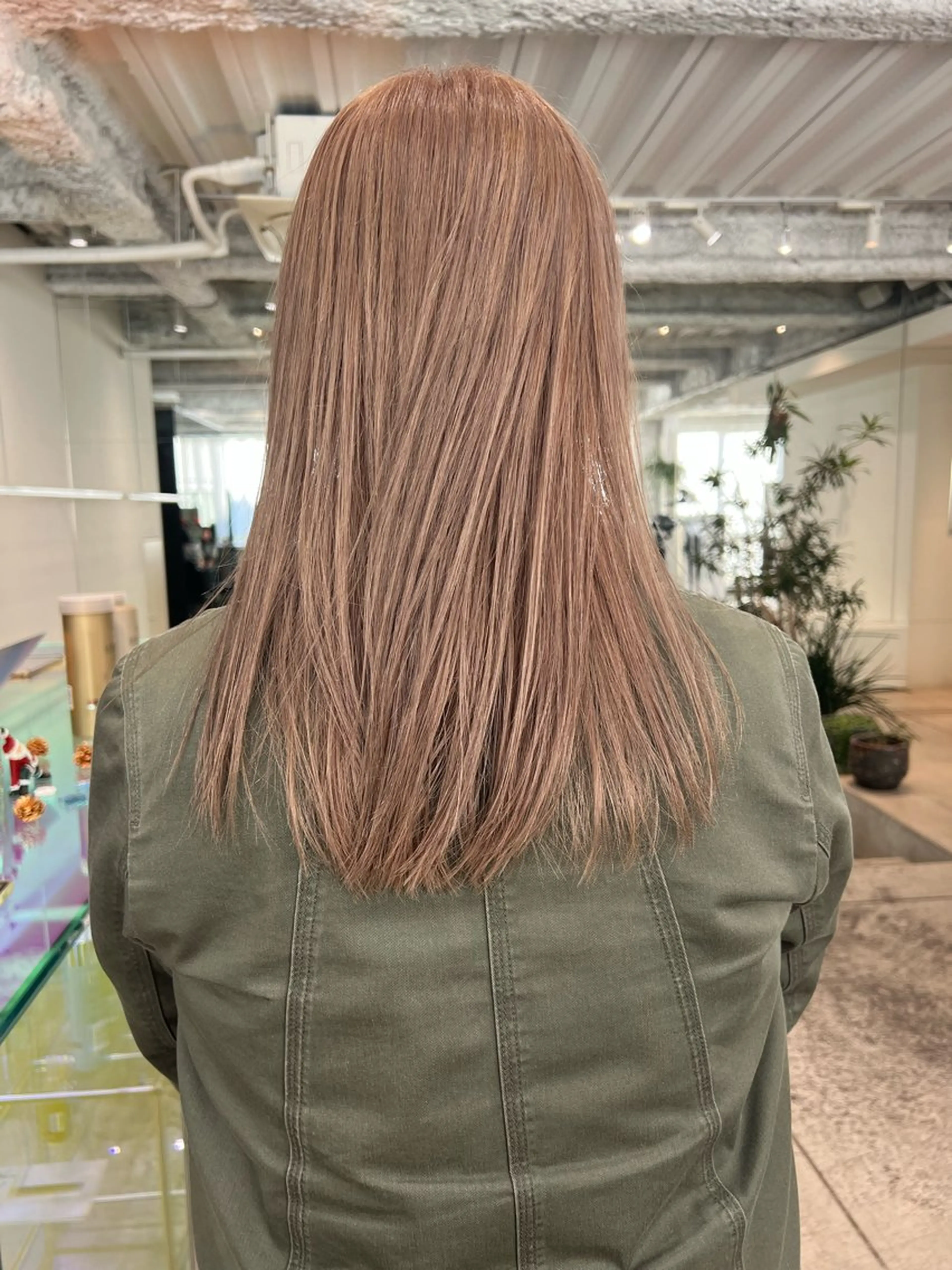 ロング 髪質改善 カット ヘアカラー 乕谷 美潮のヘアスタイル