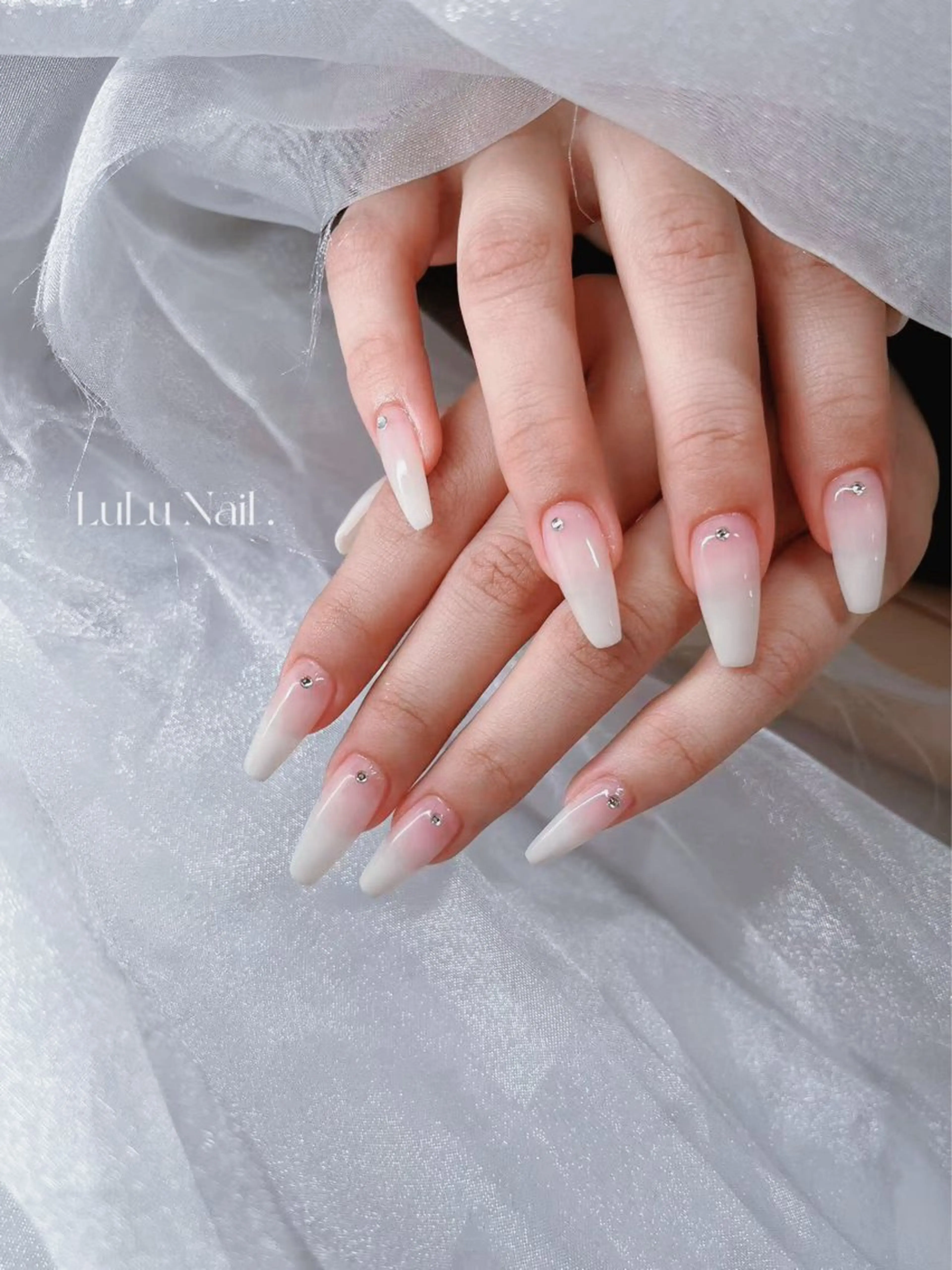 ネイル ハンドネイル LULU Nail  Salon 新宿所属・LU LU NailSalonのネイルデザイン