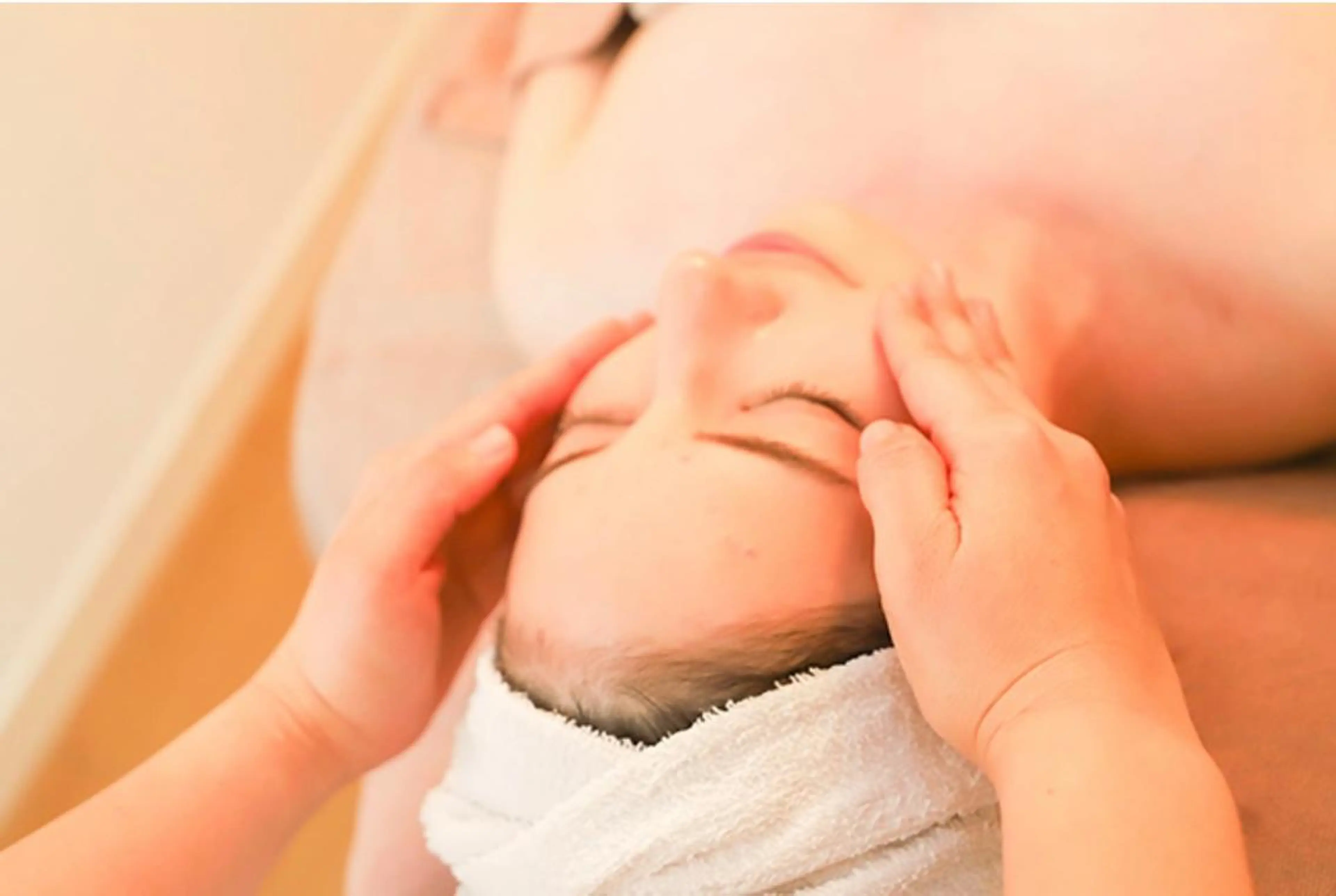 ⚫︎ お顔エステ《クレンジング、洗顔、デコルテマッサージ、お顔のマッサージ、鎮静マスク、ヘッドマッサージ、お仕上げ》の写真