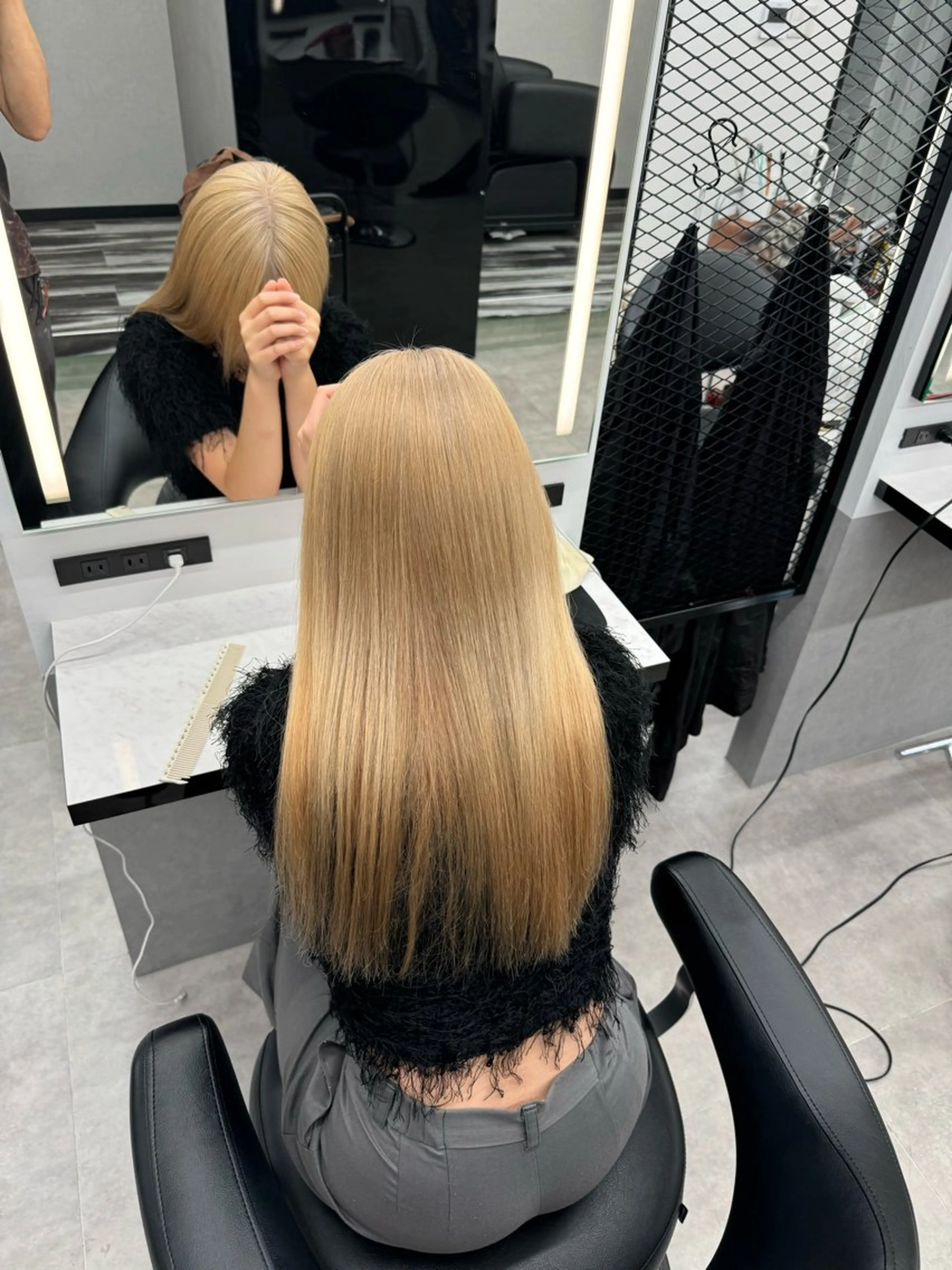 ロング ヘアカラー ZYNX所属・MAHIRO/複雑 履歴/ハイトーンのヘアスタイル