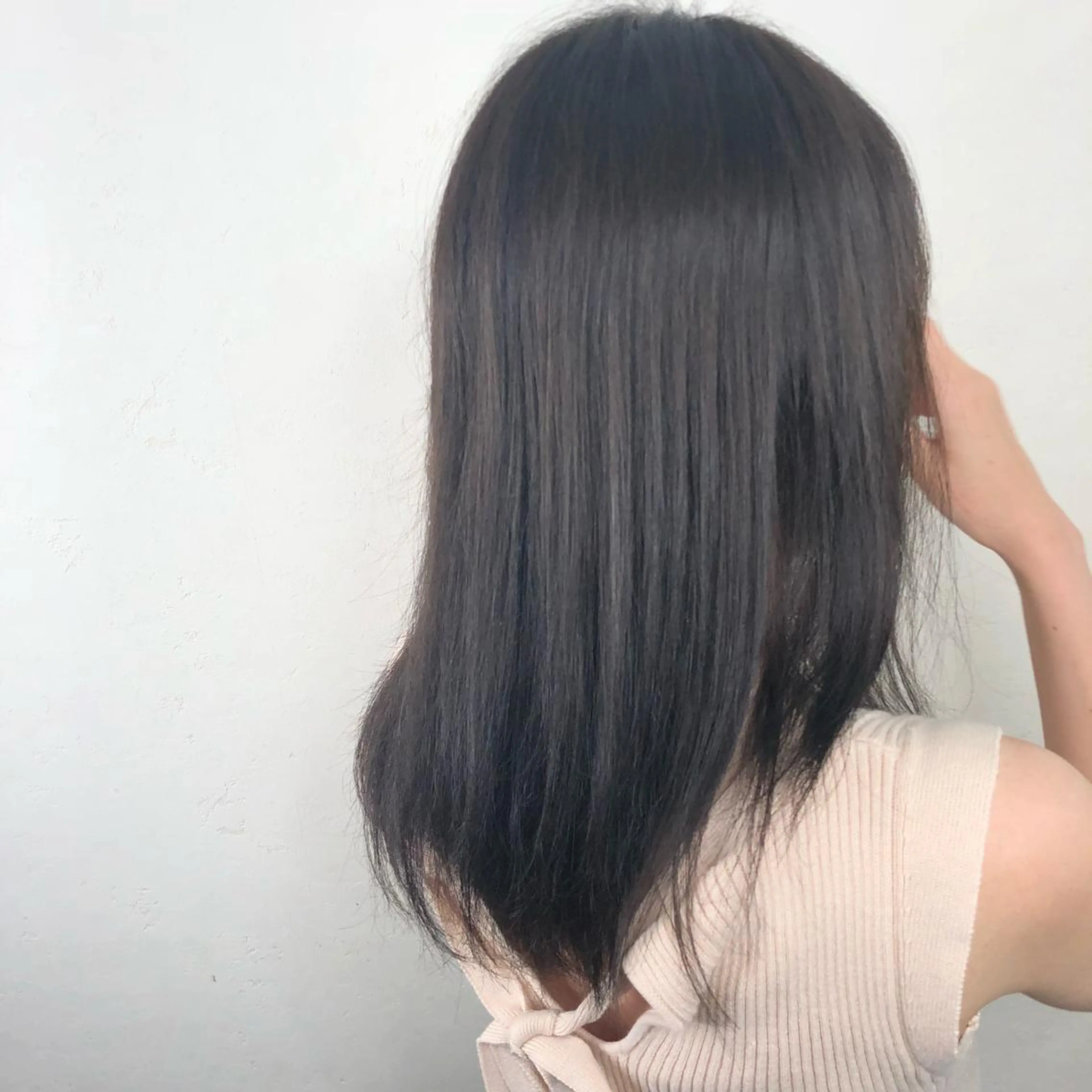 ミディアム カラー 黒髪 透明感カラー AHNKISM AHNKISMのヘアスタイル