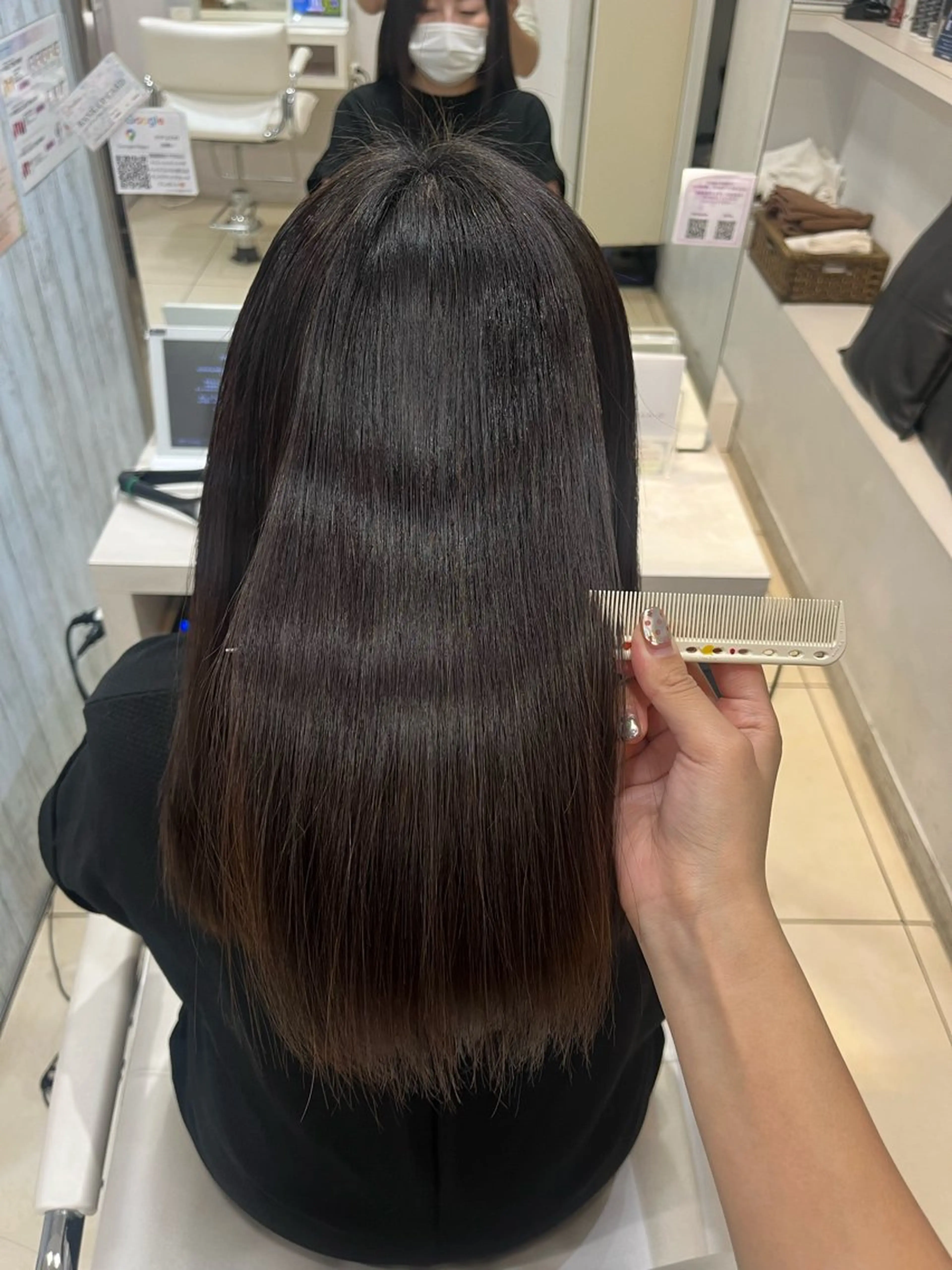 セミロング 縮毛矯正 【髪質改善カラー】 あむ·. ⟡ 🖤のヘアスタイル