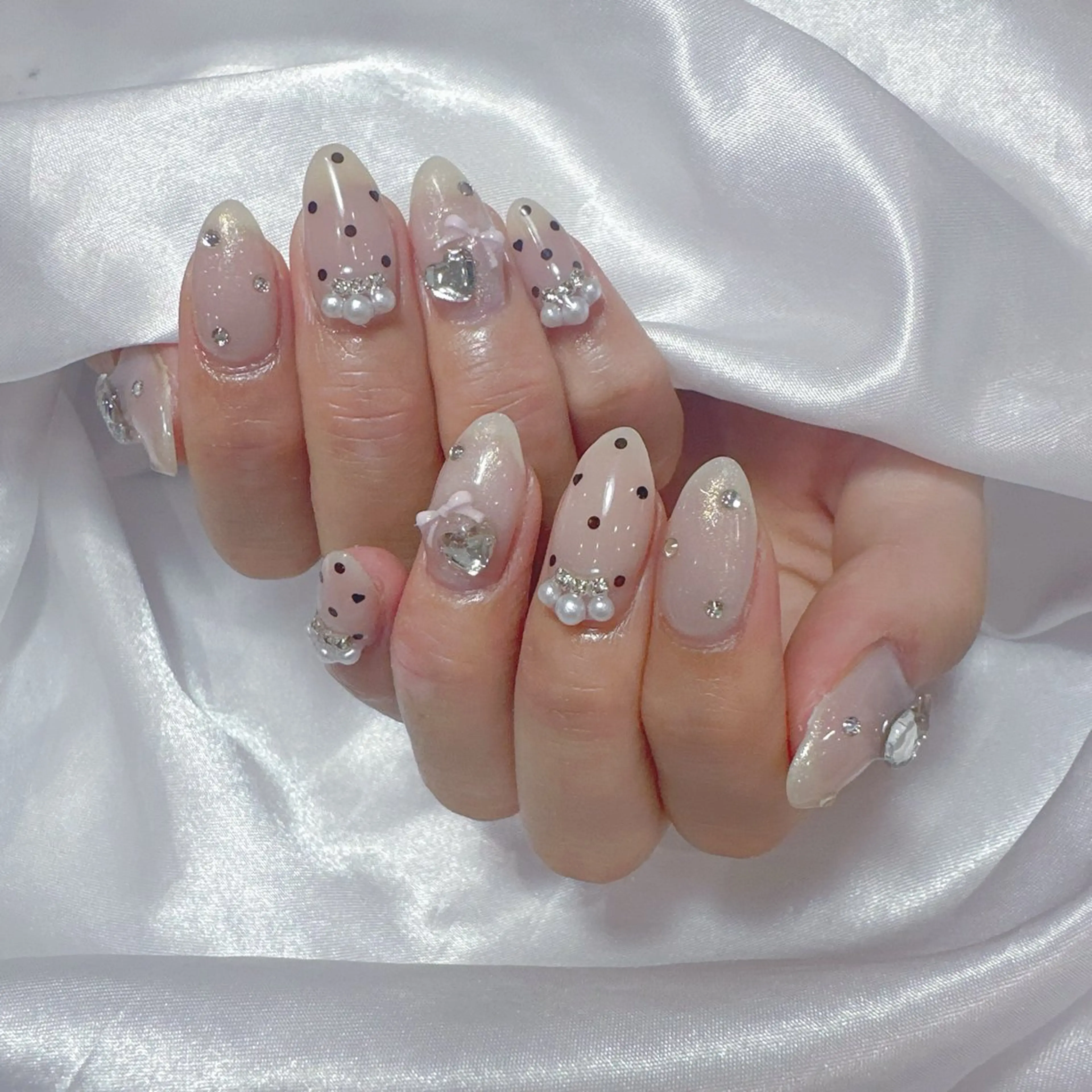 ネイル アートネイル フラッシュネイル フレンチネイル ジェルネイル ガラスフレンチ ハンドネイル You&Me Miyuのネイルデザイン