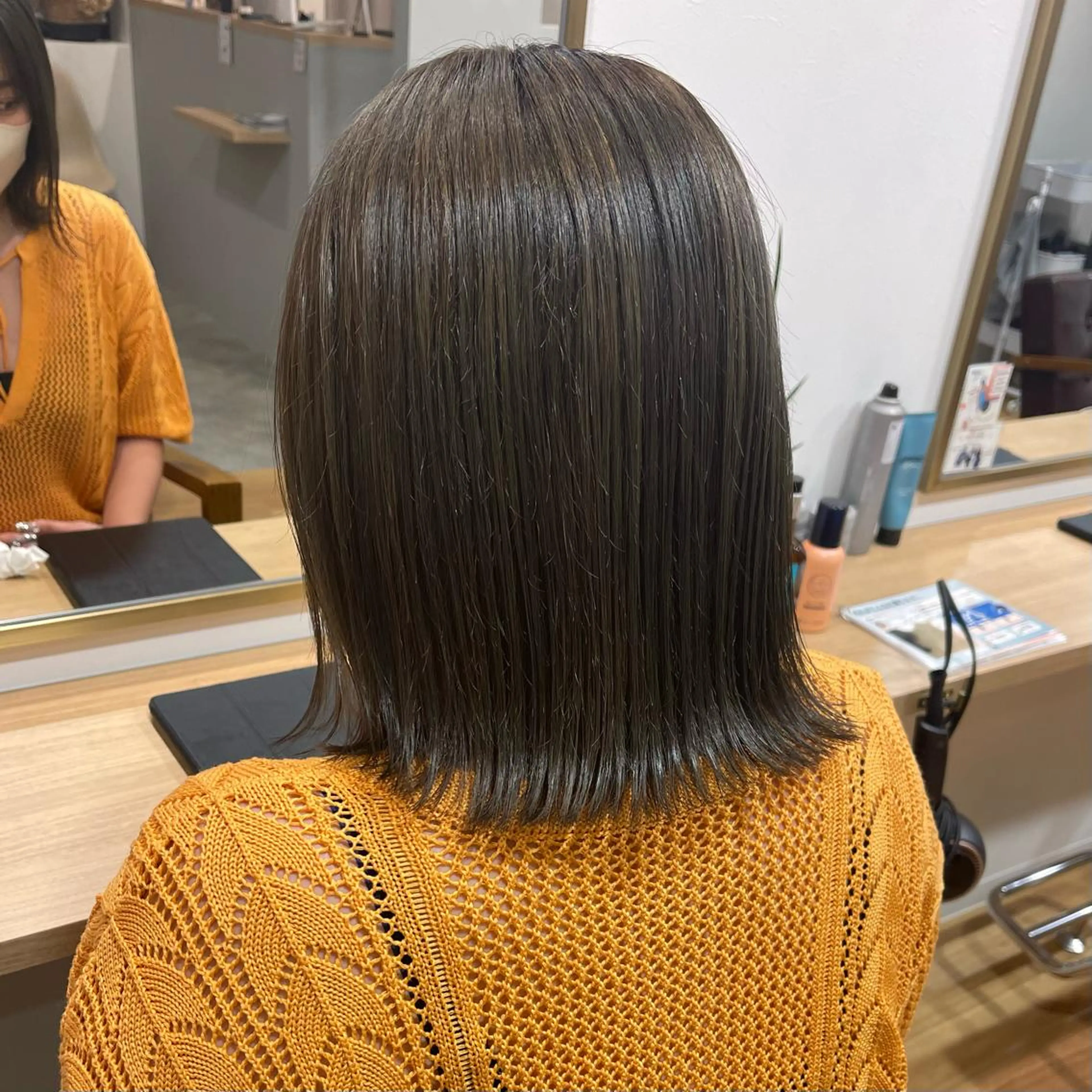 ミディアム カラー グレージュ オリーブグレージュ オリーブグレー noa  🦋 ブリーチ/暖色のヘアスタイル