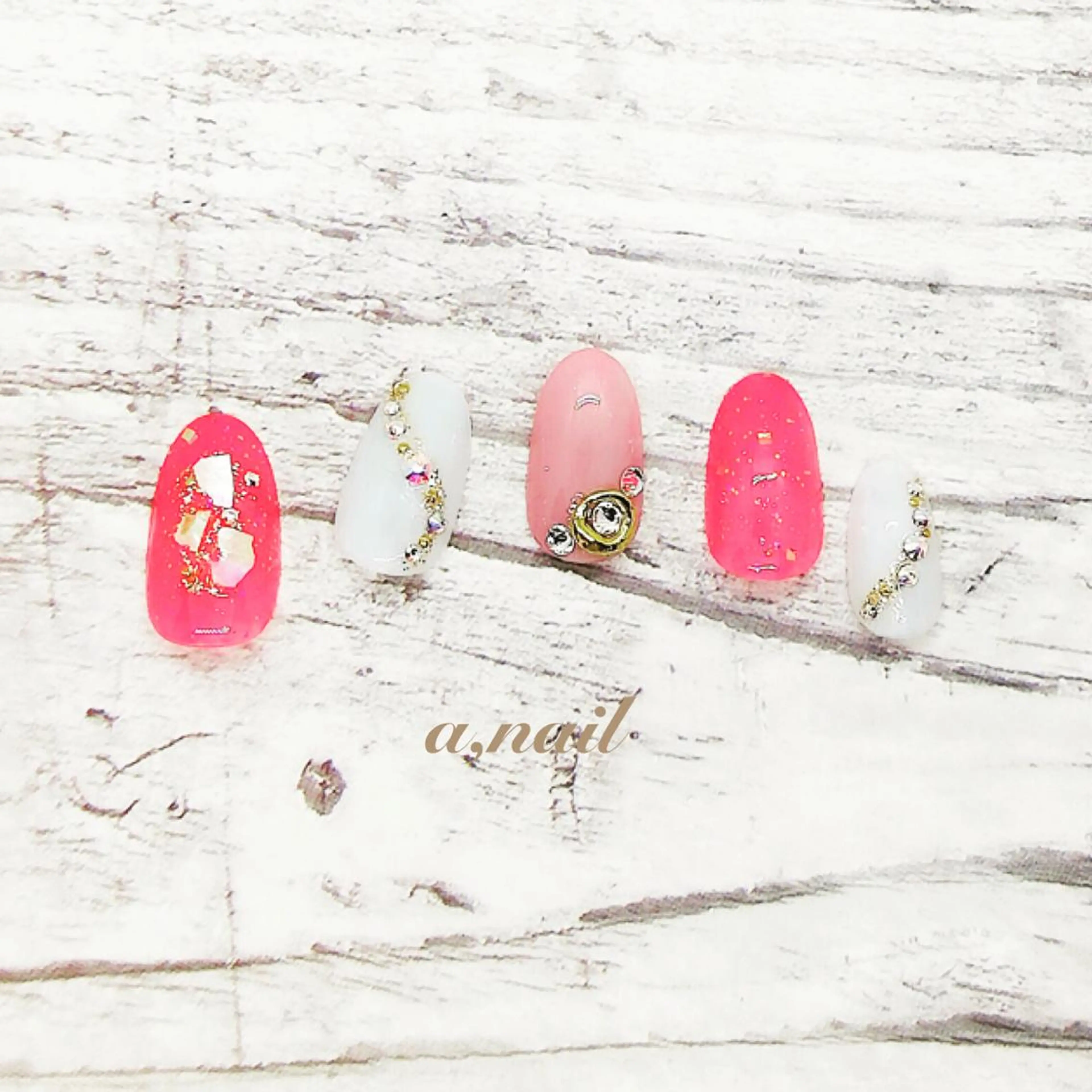 ネイル フットネイル ラメ(グリッター) ニュアンスネイル オフィスネイル ワンカラーネイル ハンドネイル ネイルサロン エーネイルのネイルデザイン