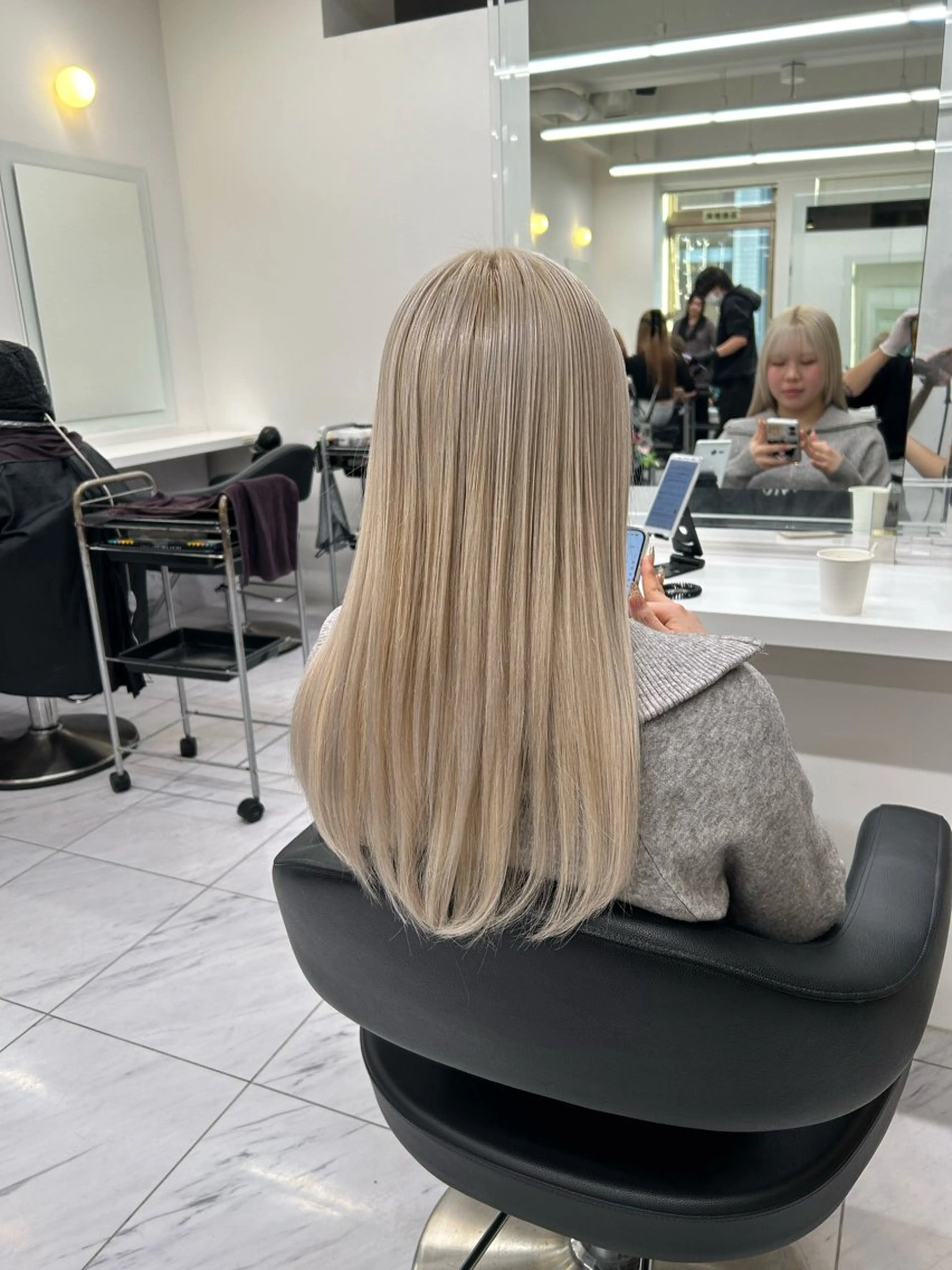 ロング カラー ヘアカラー ヘアセット 韓国/トレンド レイヤー【101】のヘアスタイル